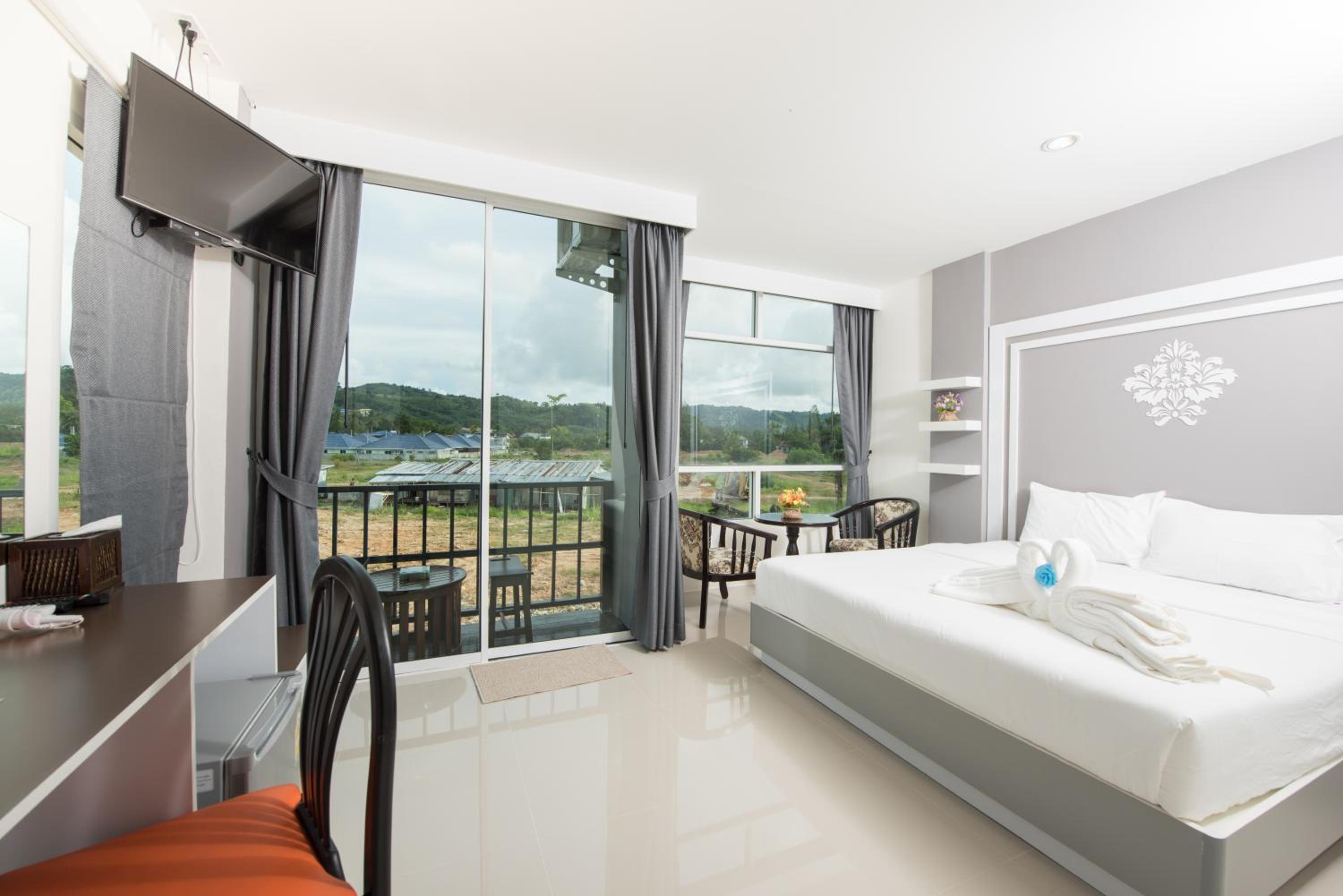 Double Room with Private Bathroom - Photo 8