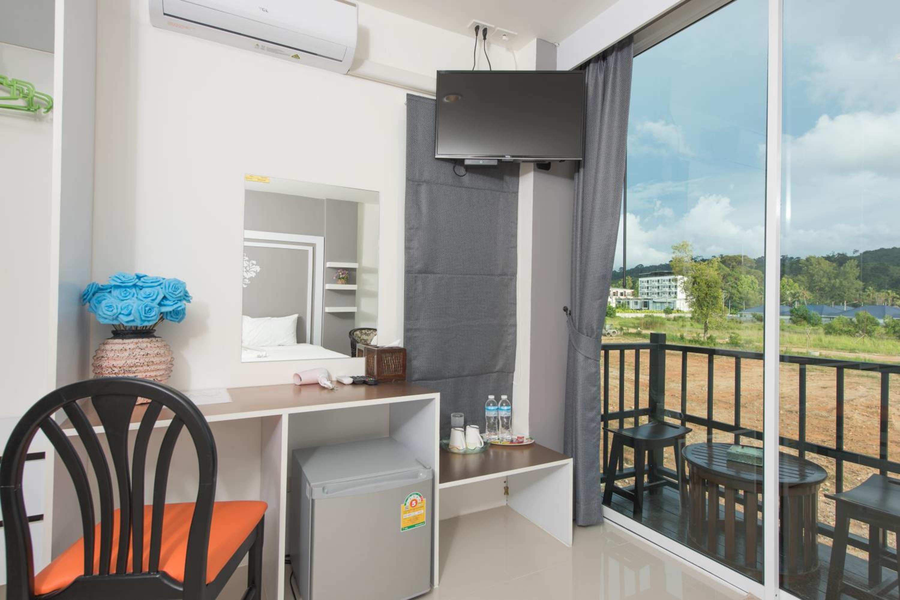 Double Room with Private Bathroom - Photo 21