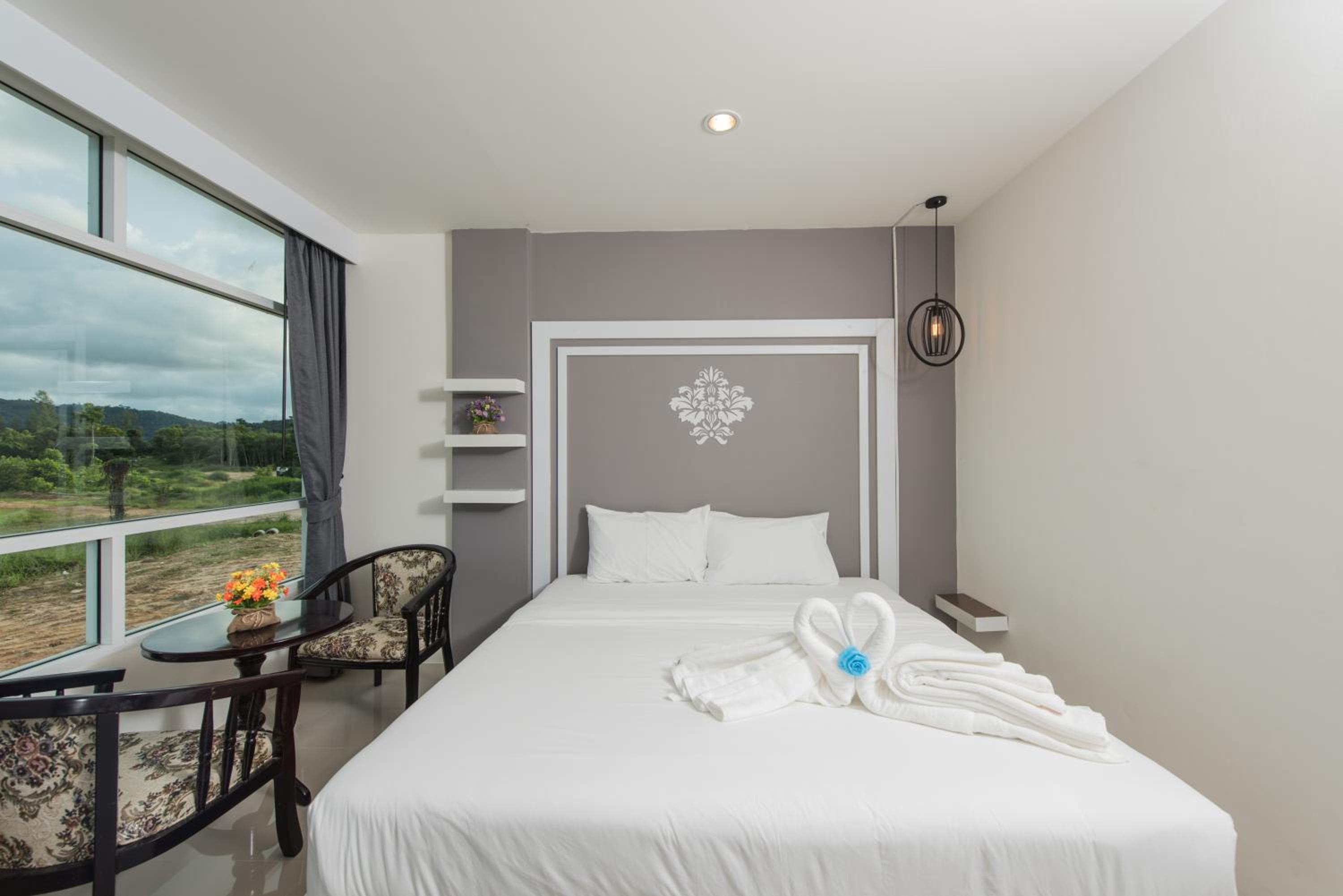 Double Room with Private Bathroom - Photo 9