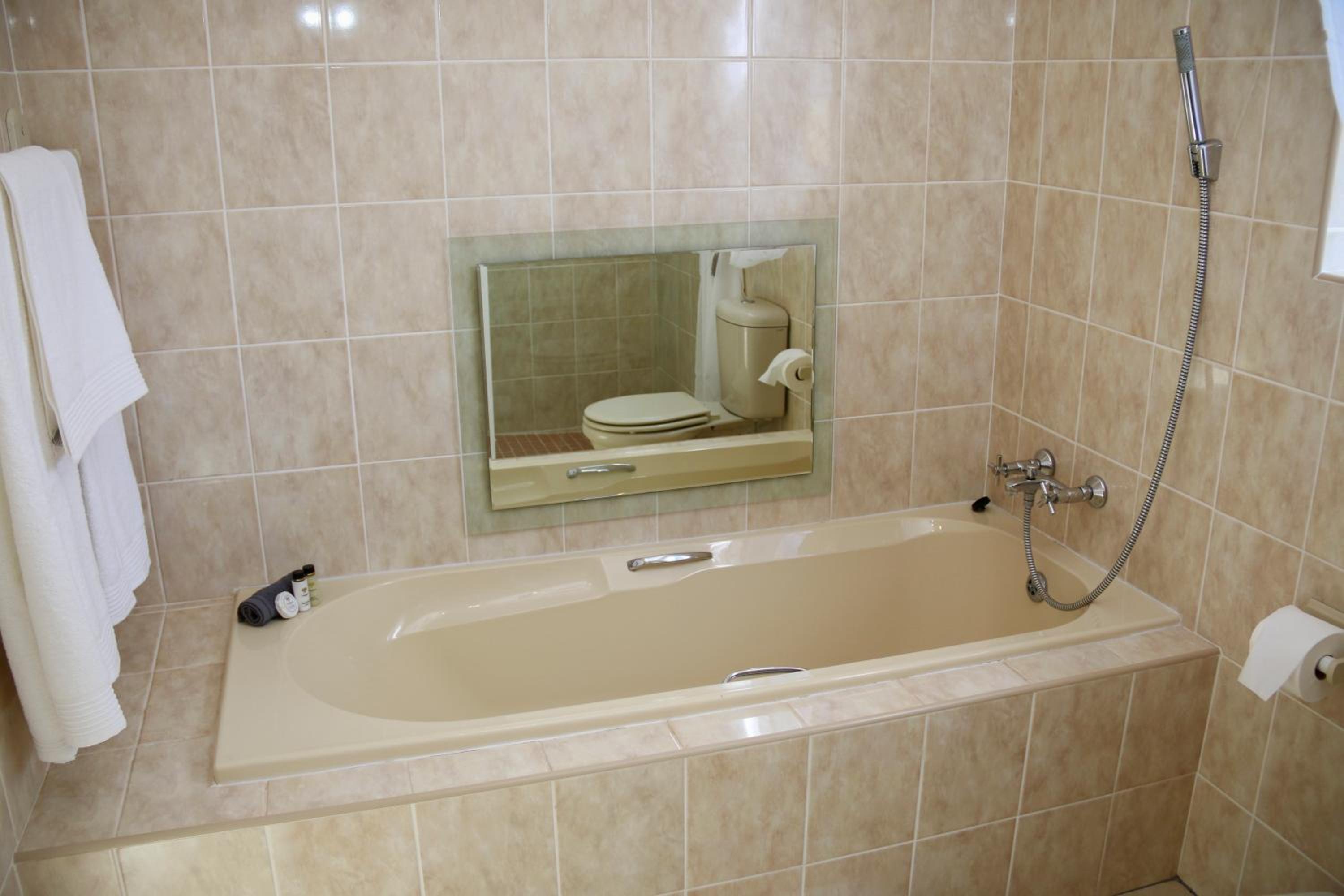 Deluxe Queen Room - Photo 3