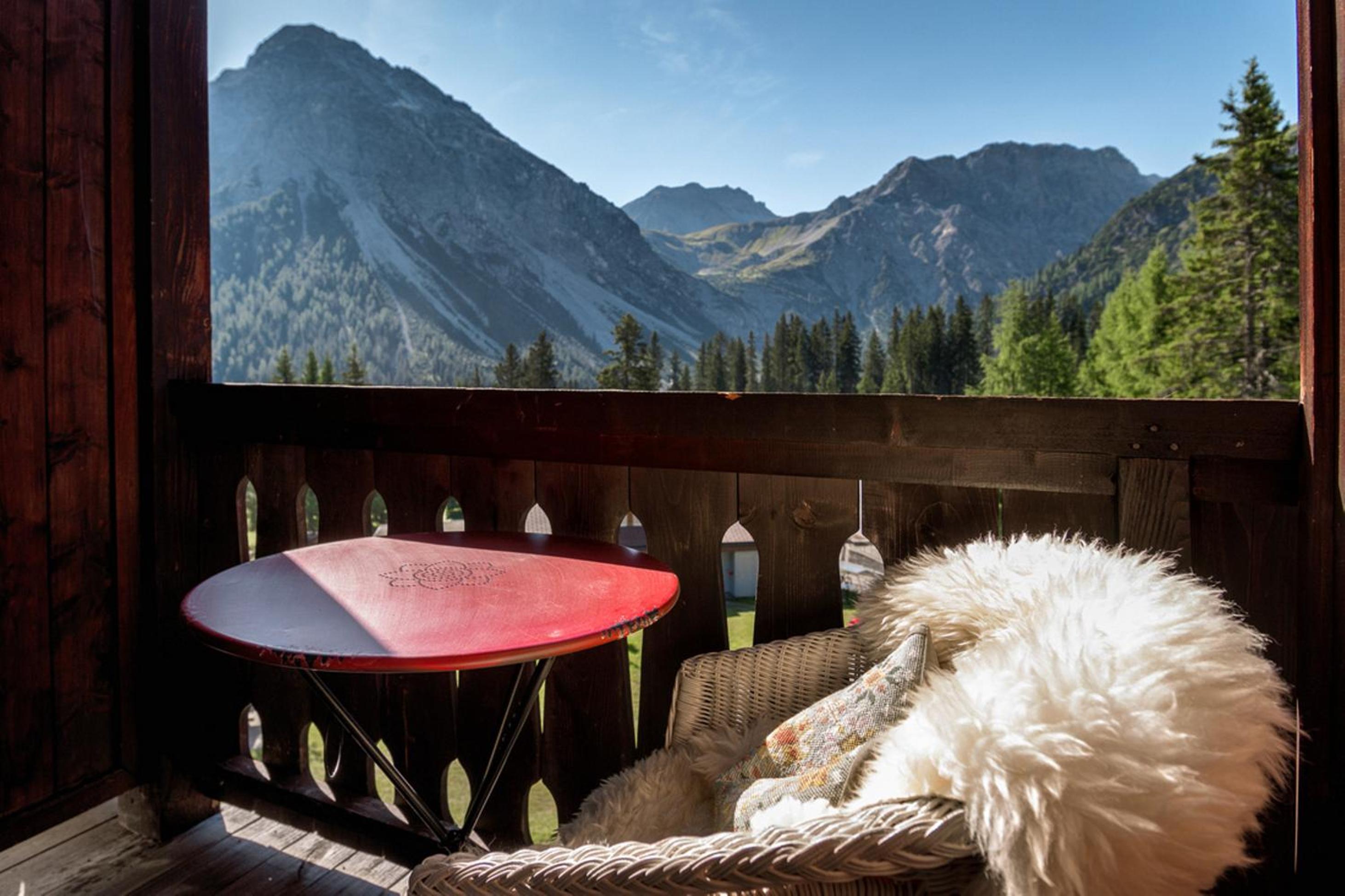 Superior Double Room with Balcony and Mountain View - Photo 3