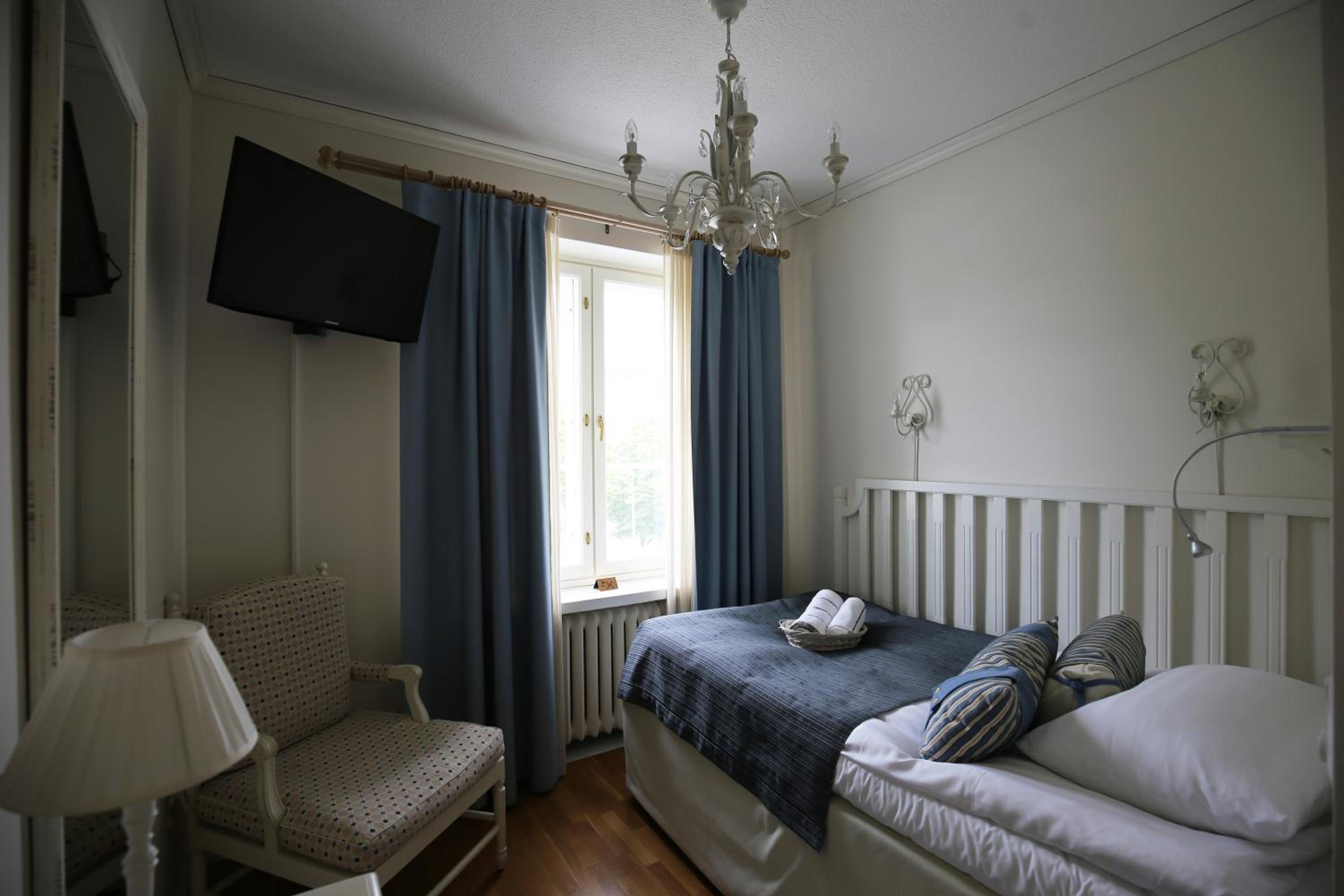 Single Room photo 2