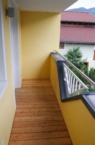 One-Bedroom Apartment with Balcony and Terrace - Photo 16