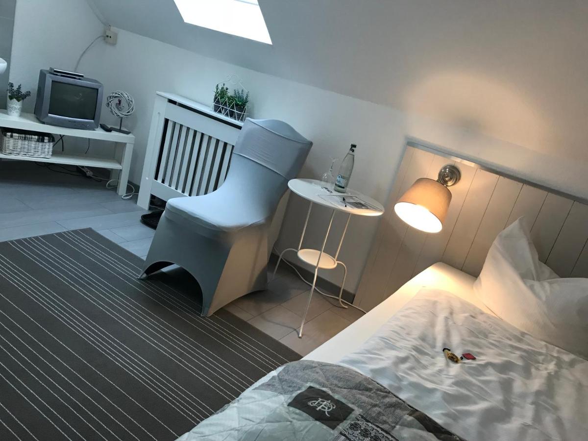 Single Room with Shared Bathroom photo 1