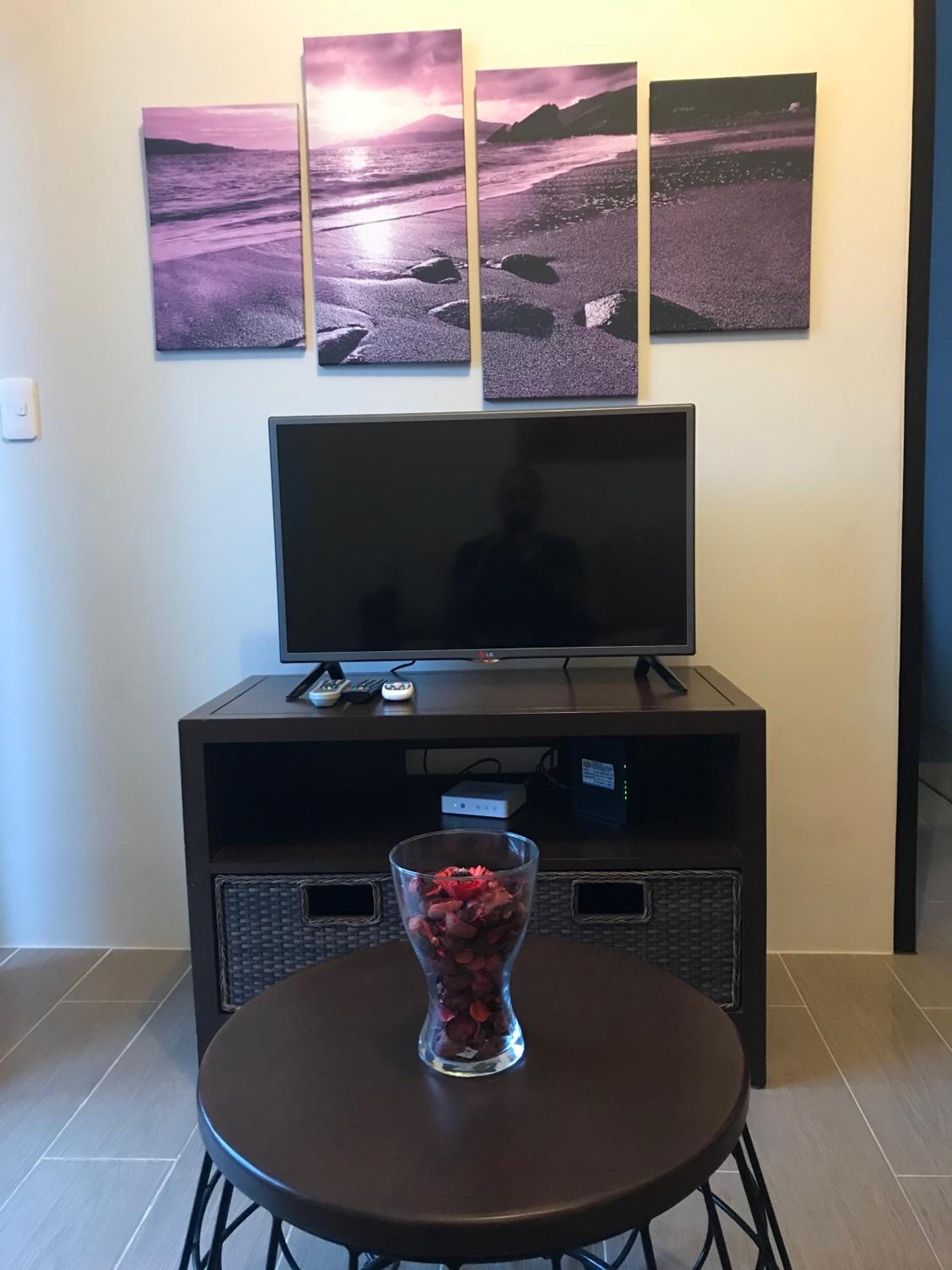 Apartment with Side Sea View - Photo 1