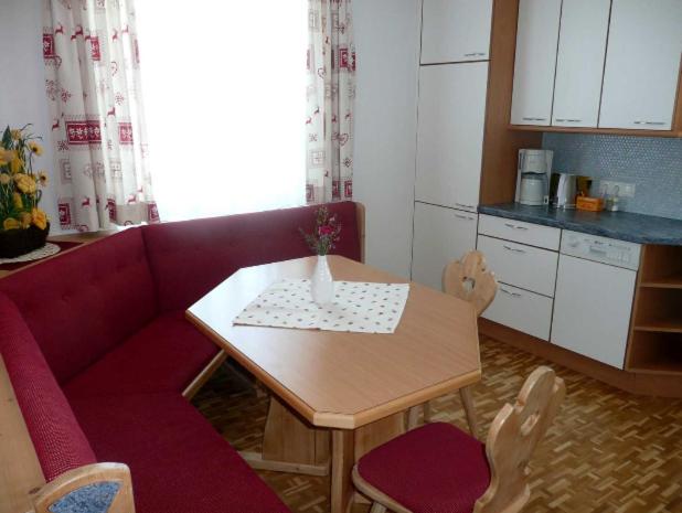 Two-Bedroom Apartment with Balcony - Photo 5