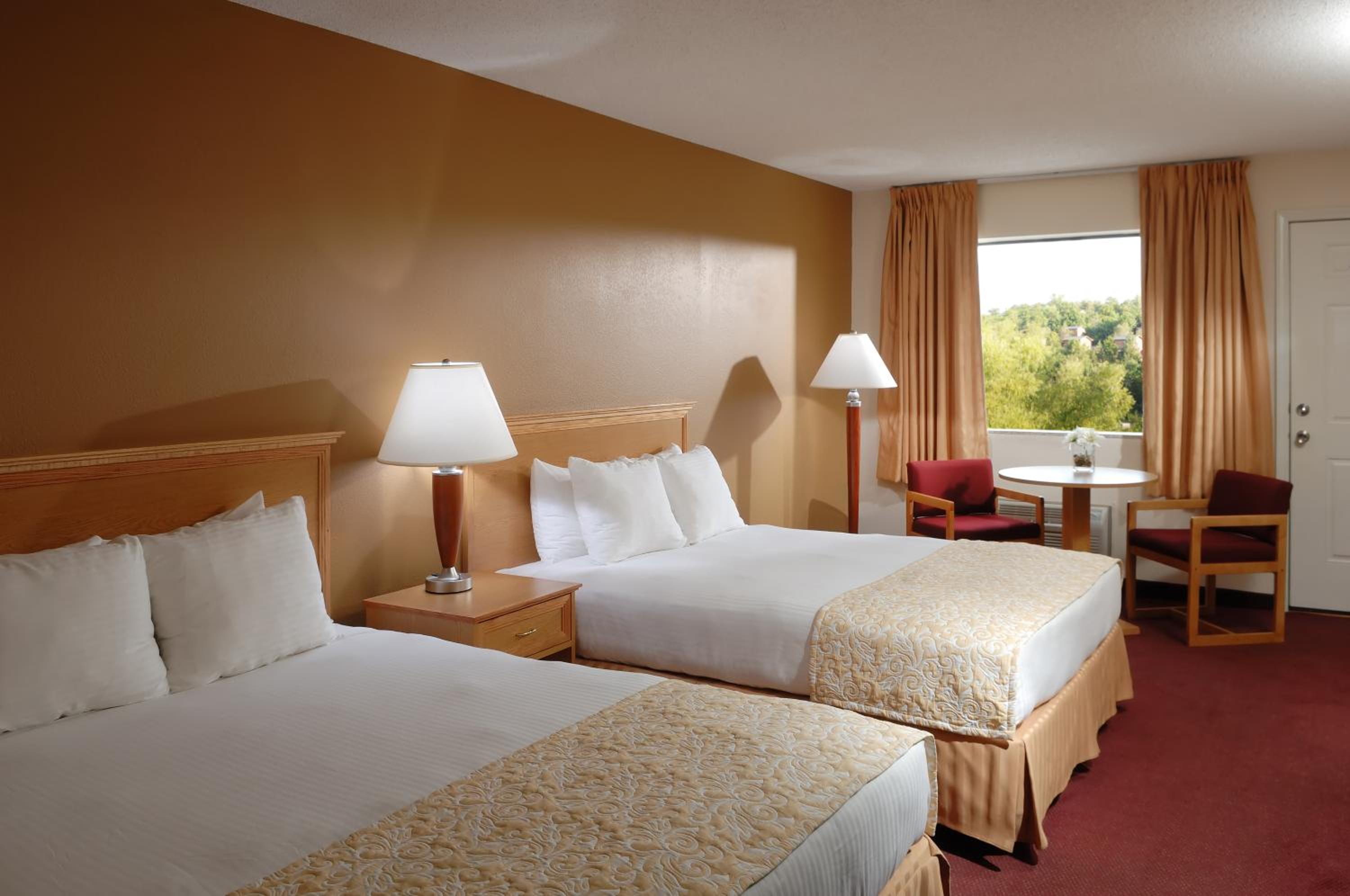 Queen Room With Two Queen Beds - Photo 1