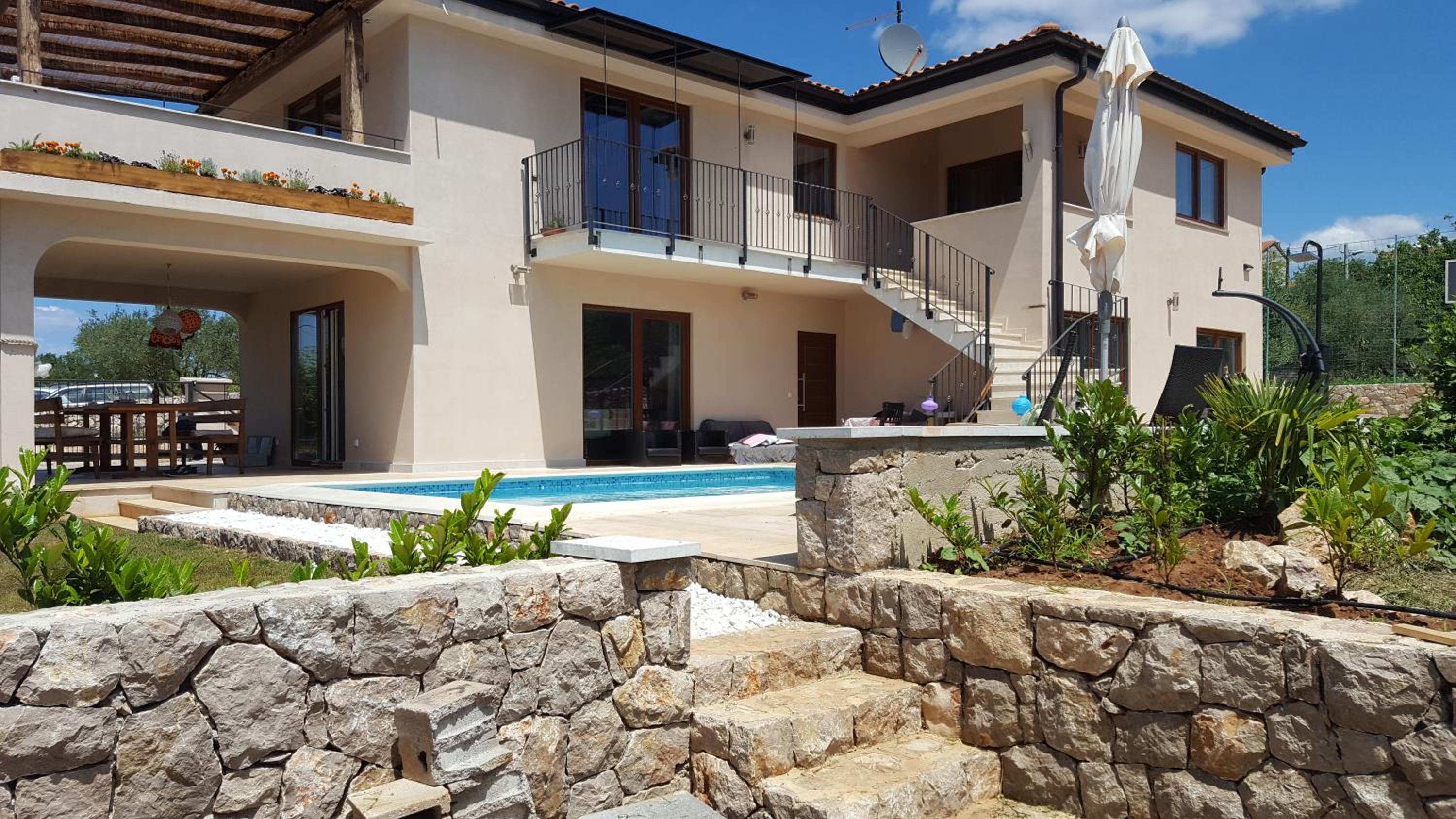 Apartment with Pool View  photo 3