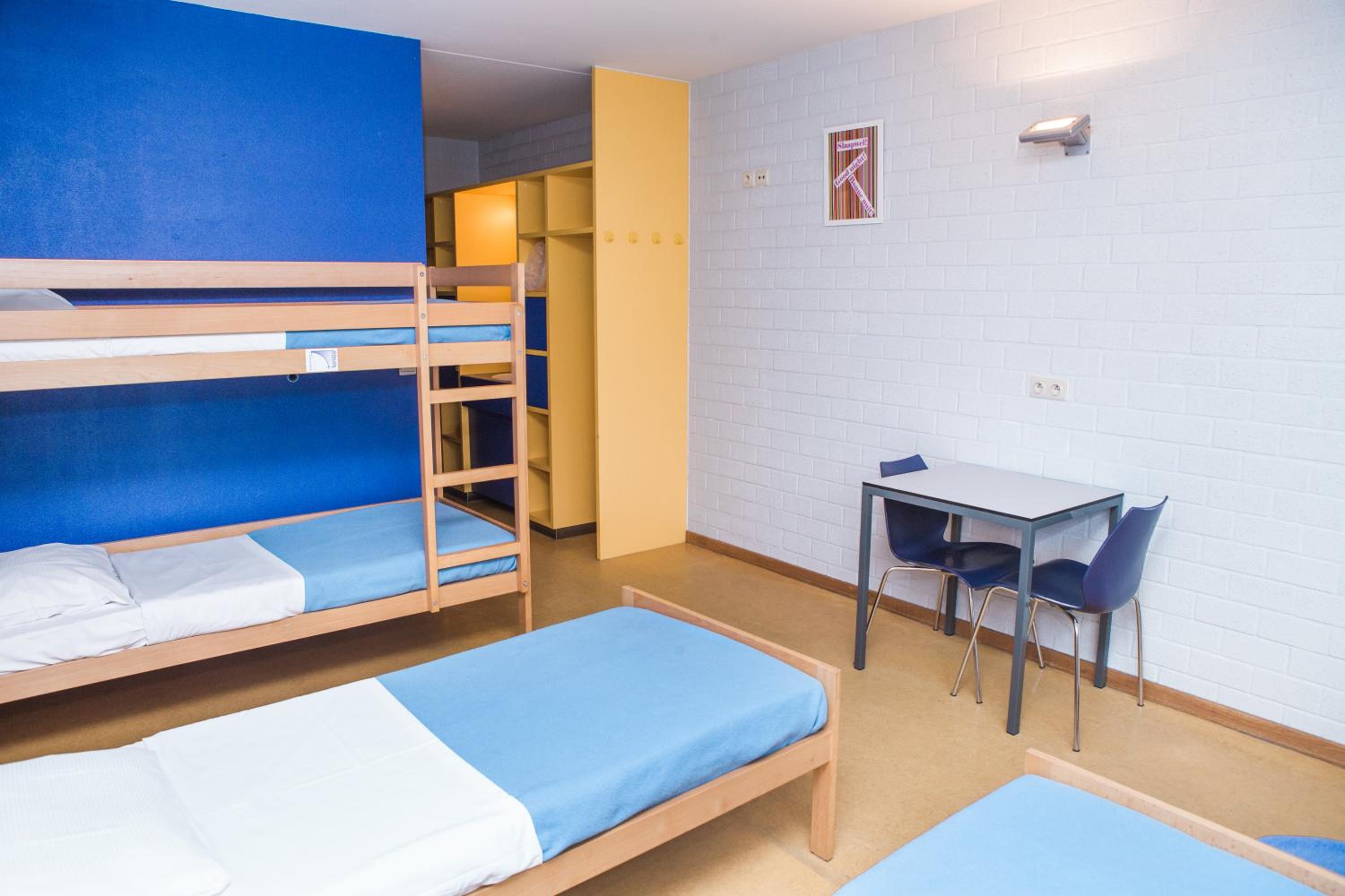 Quadruple Room with Private Bathroom photo 3