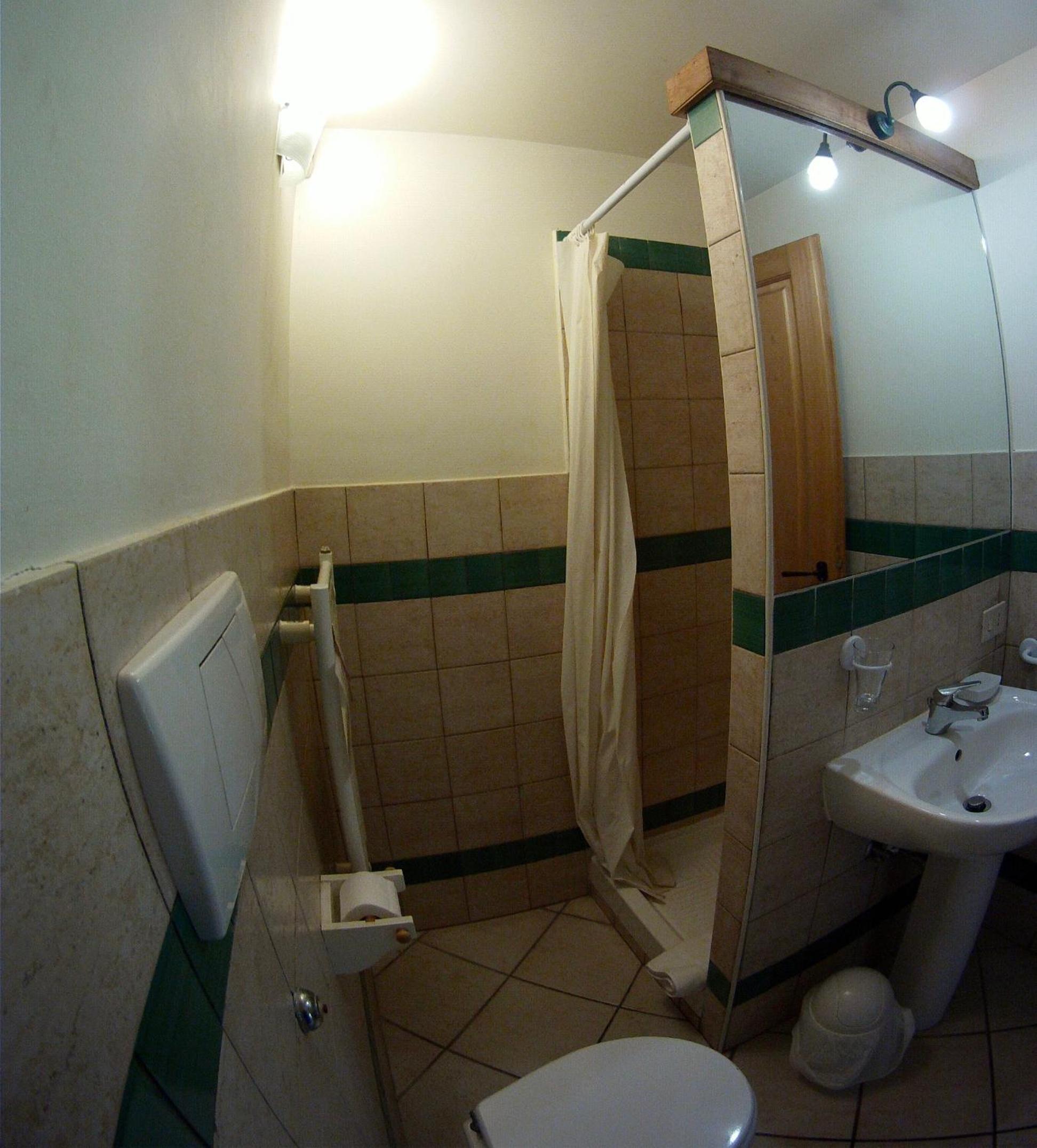 Deluxe One-Bedroom Apartment photo 2