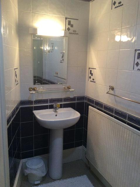 Double Room with Private Bathroom photo 3