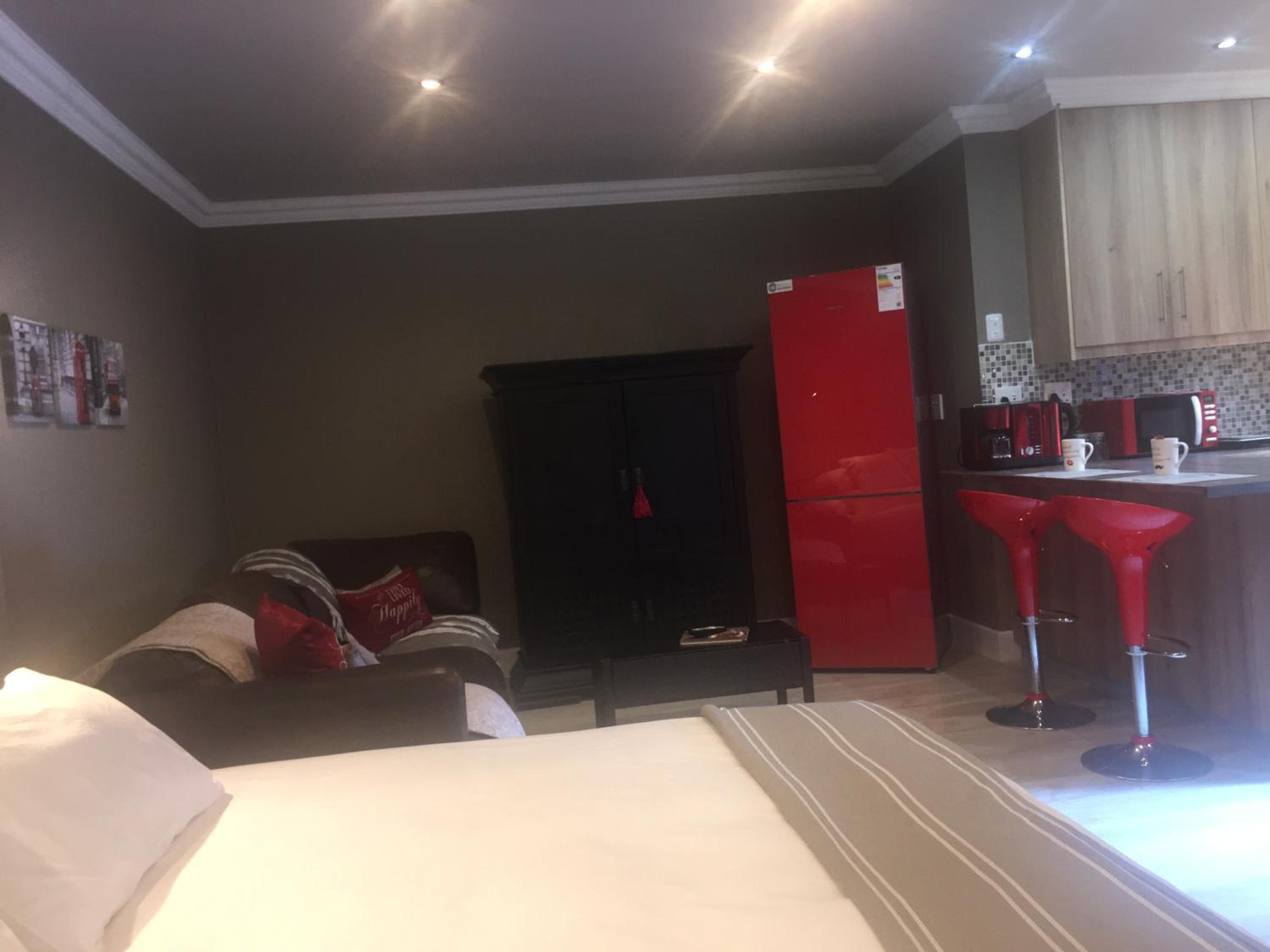 Deluxe King Suite