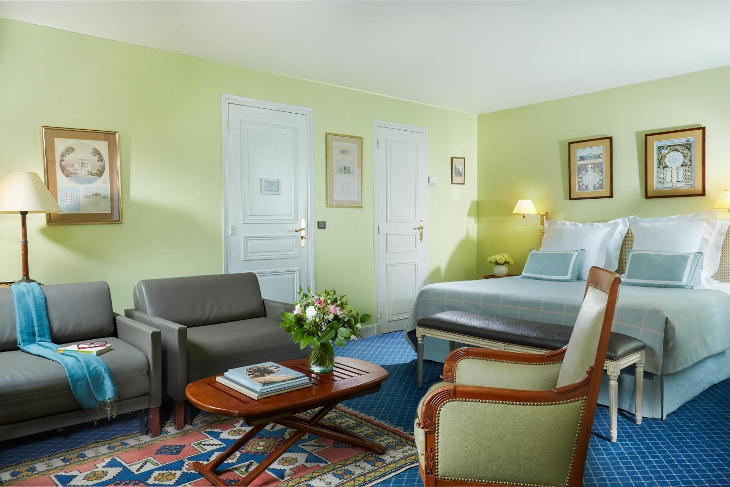 Family Room photo 2