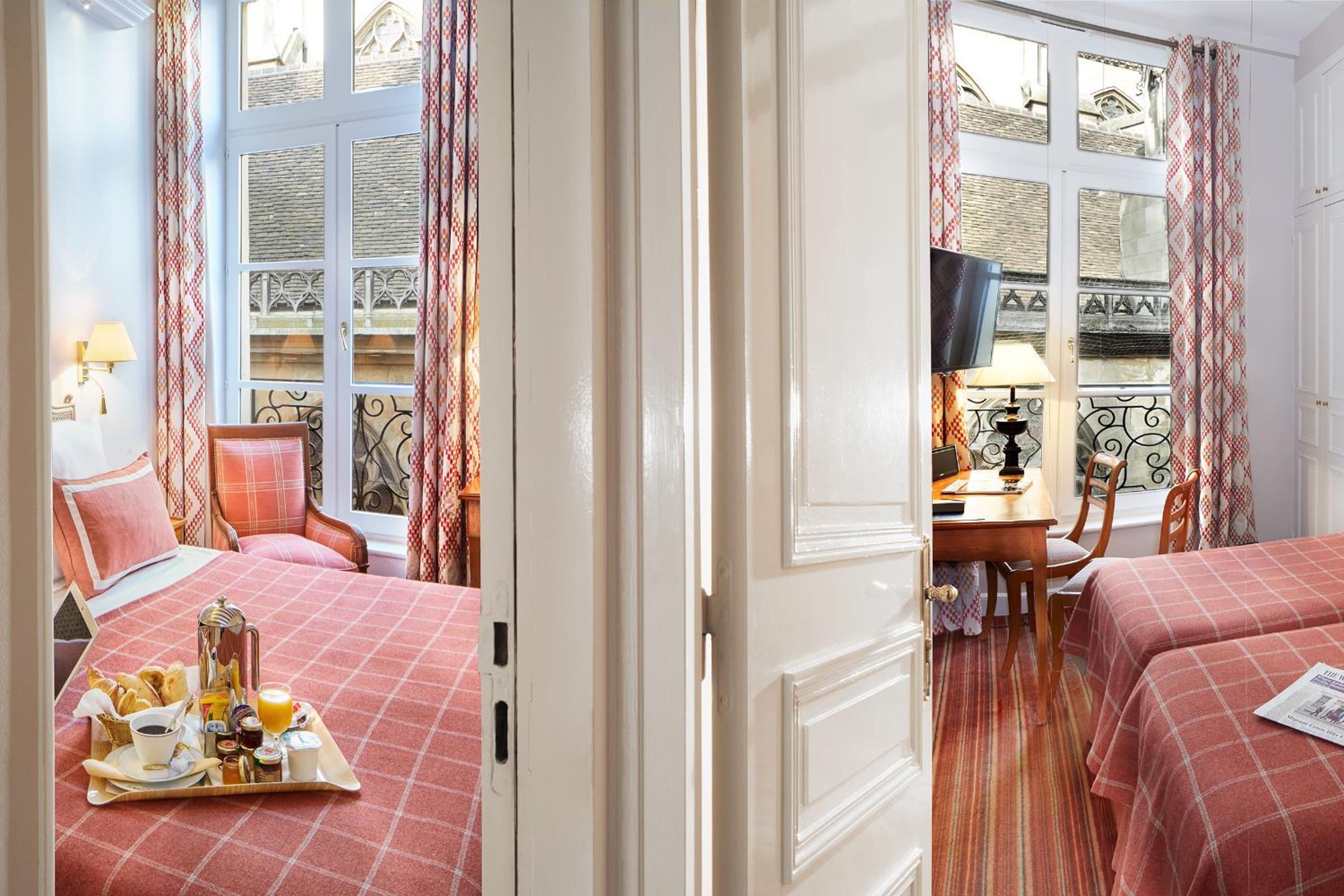 2 Connecting Rooms (4 Adults) photo 1