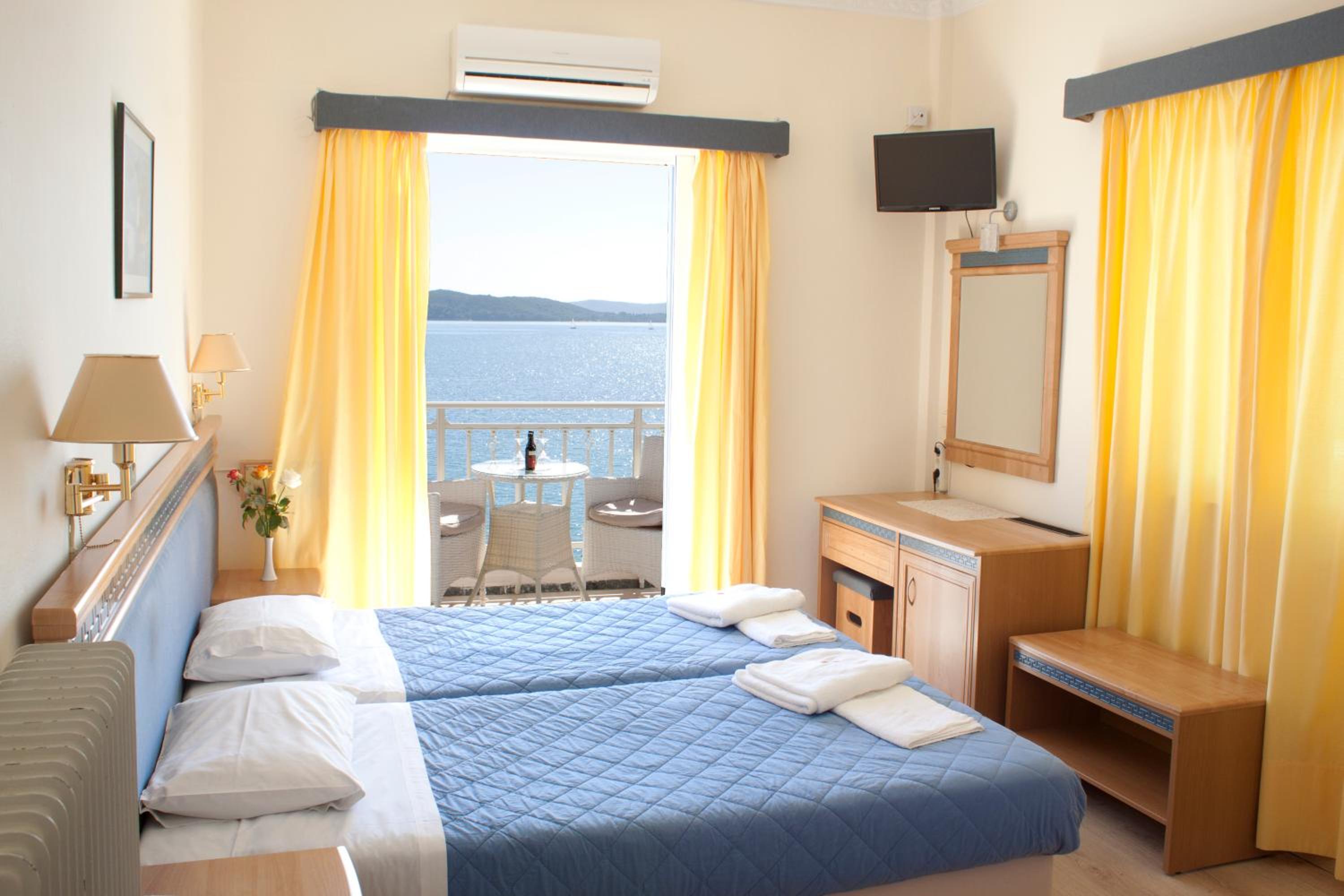 Double or Twin Room with Sea View