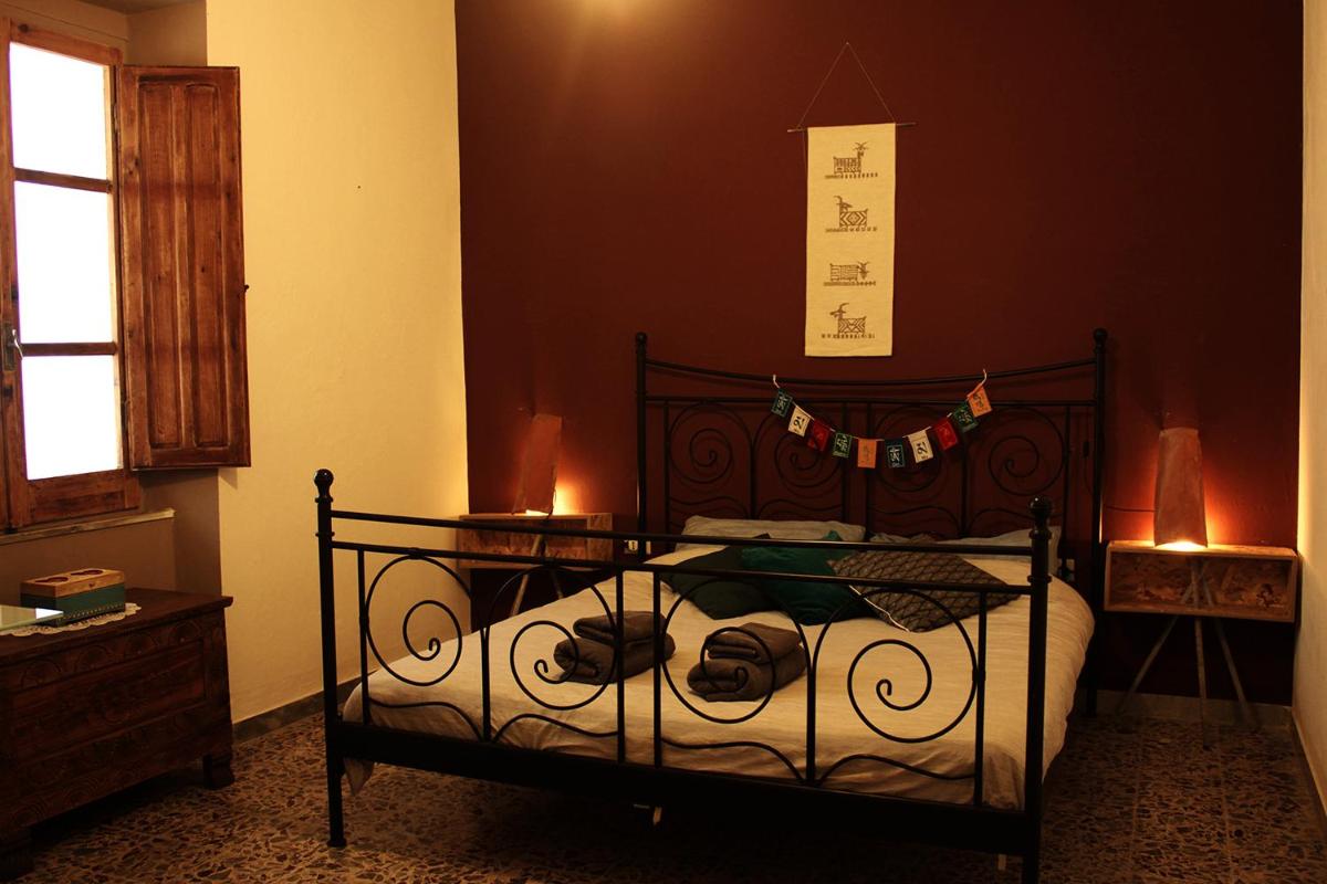 Double Room with Shared Bathroom photo 1