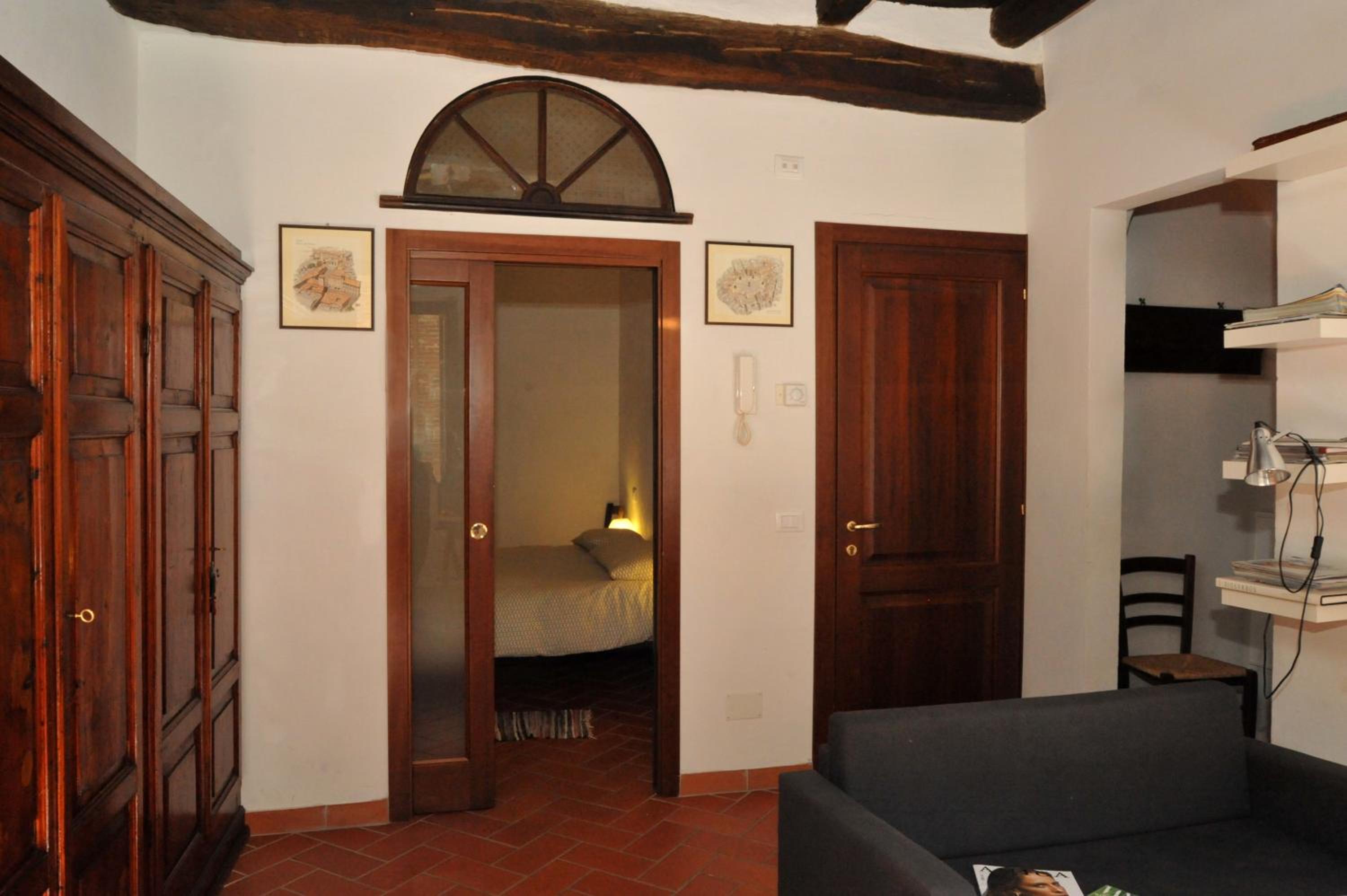 One-Bedroom Apartment - Photo 7
