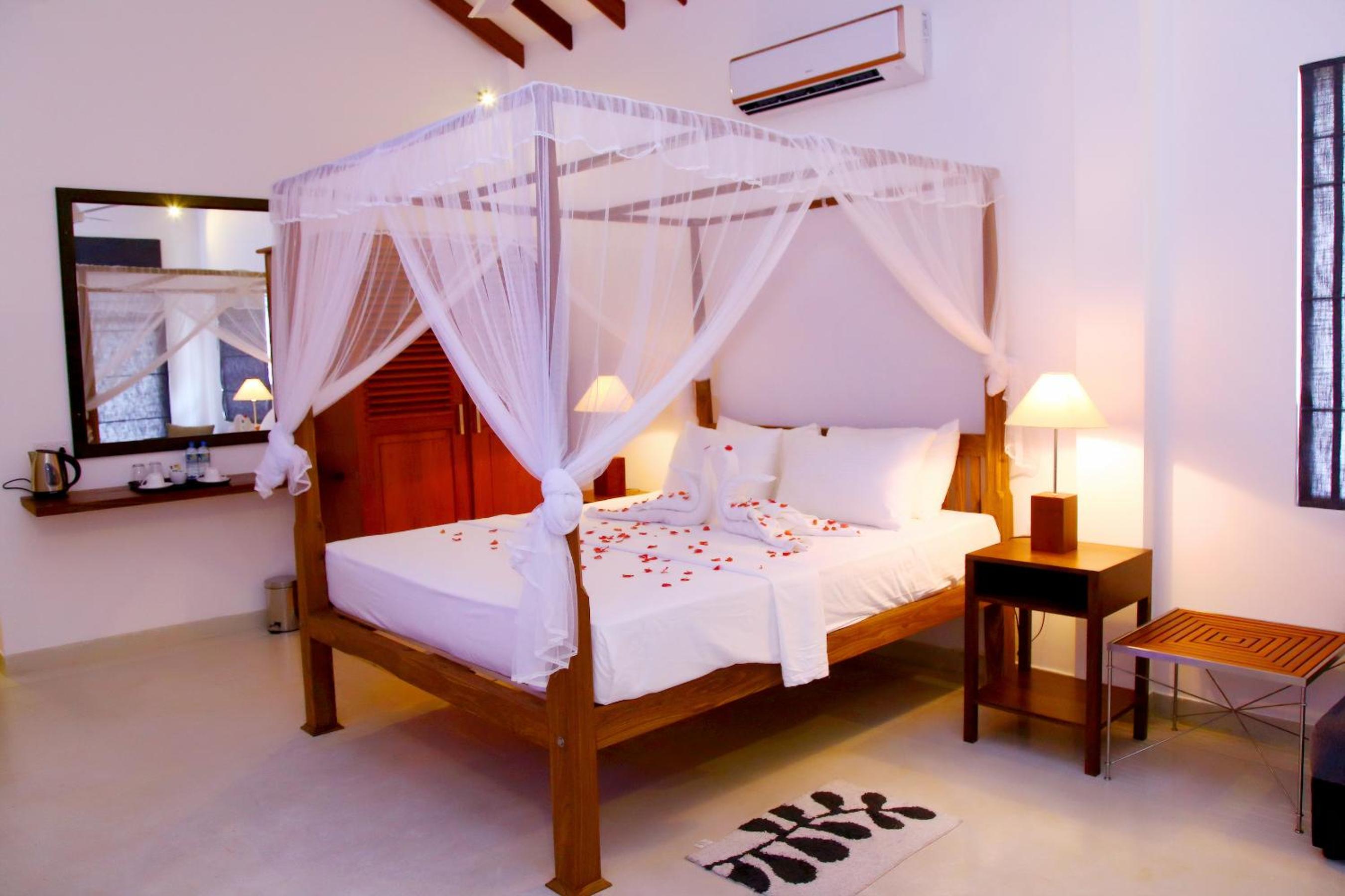 Deluxe Double Room with Balcony and Sea View