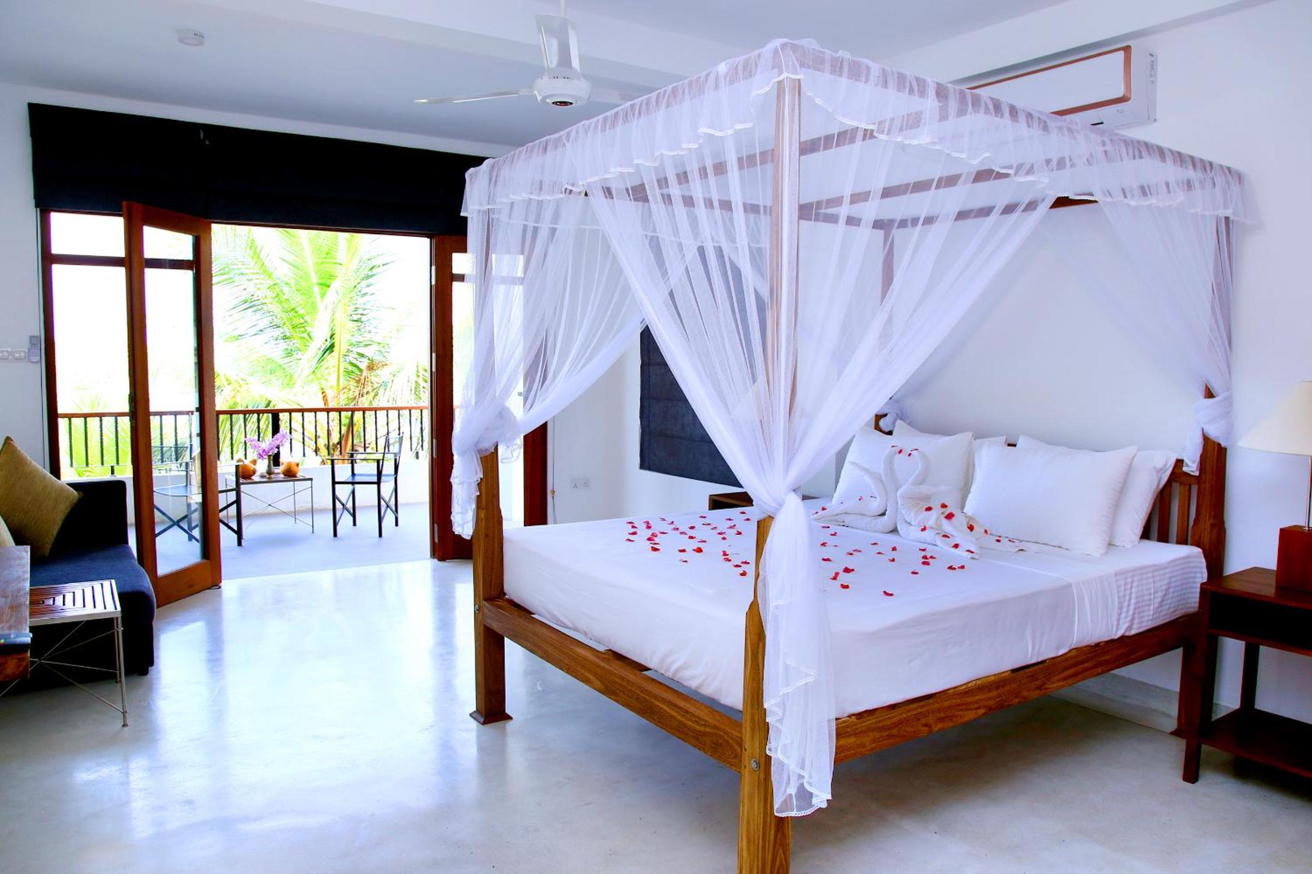 Double Room with Balcony and Sea View