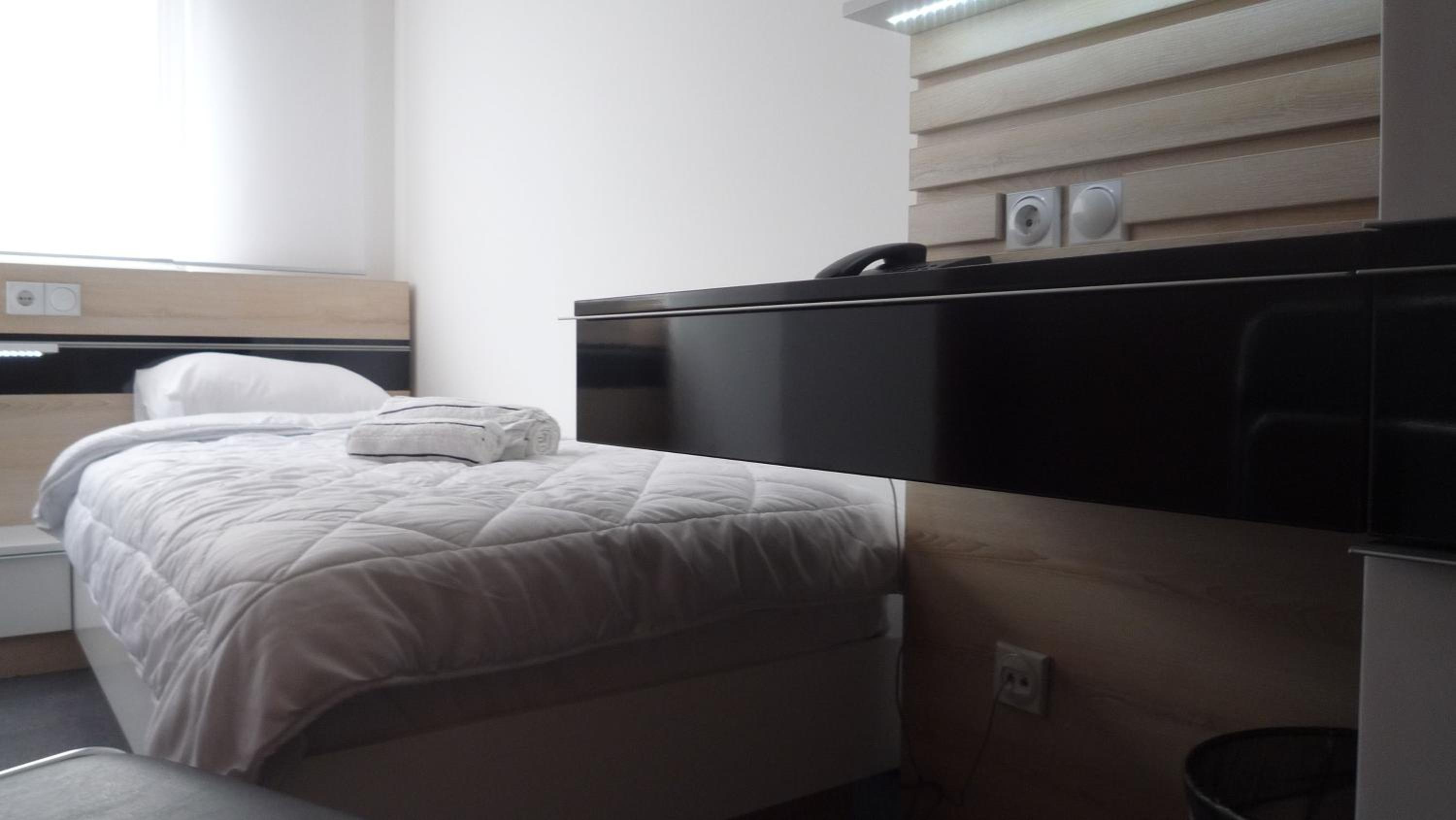 Single Room photo 2