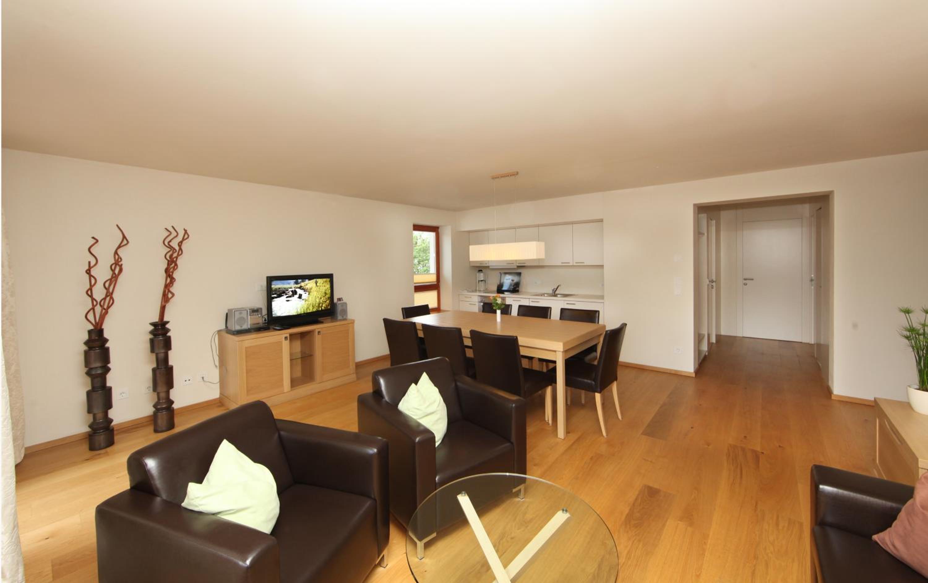 Two-Bedroom Apartment with Terrace photo 2
