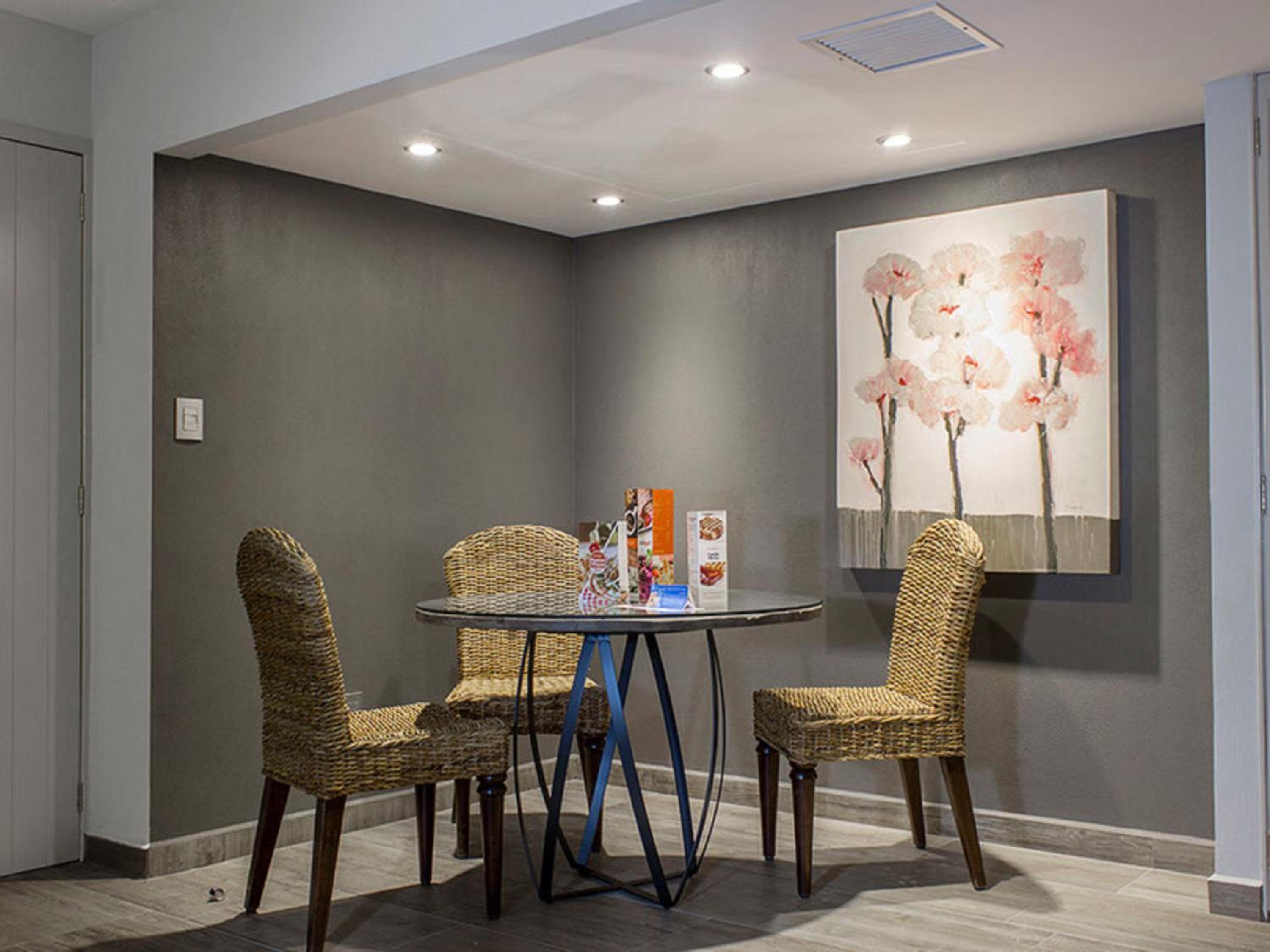 Deluxe Junior Suite - Photo 3