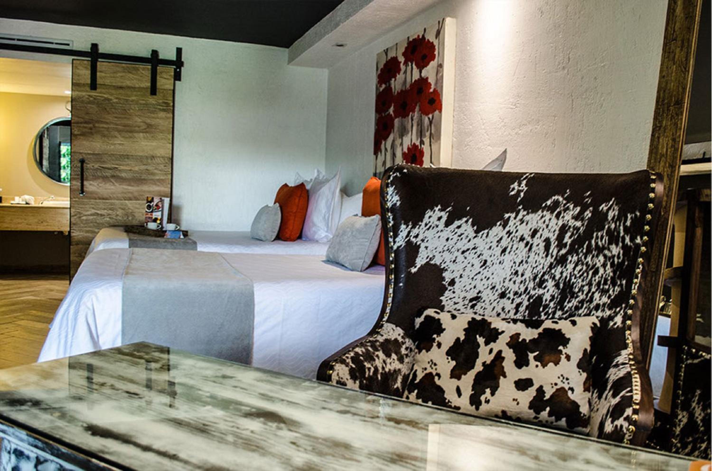 Deluxe Junior Suite - Photo 17