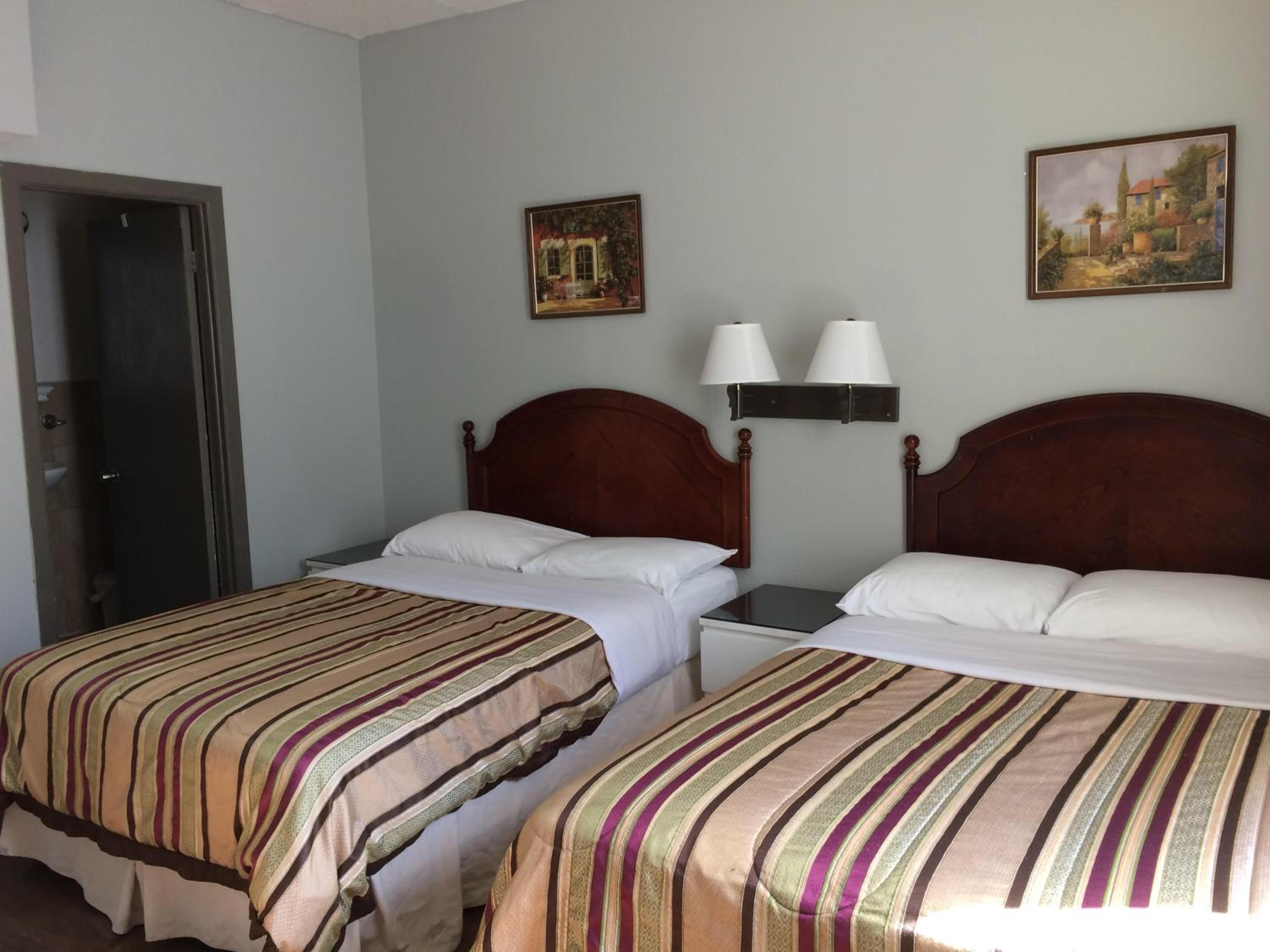 Double Room with Two Double Beds - Photo 6