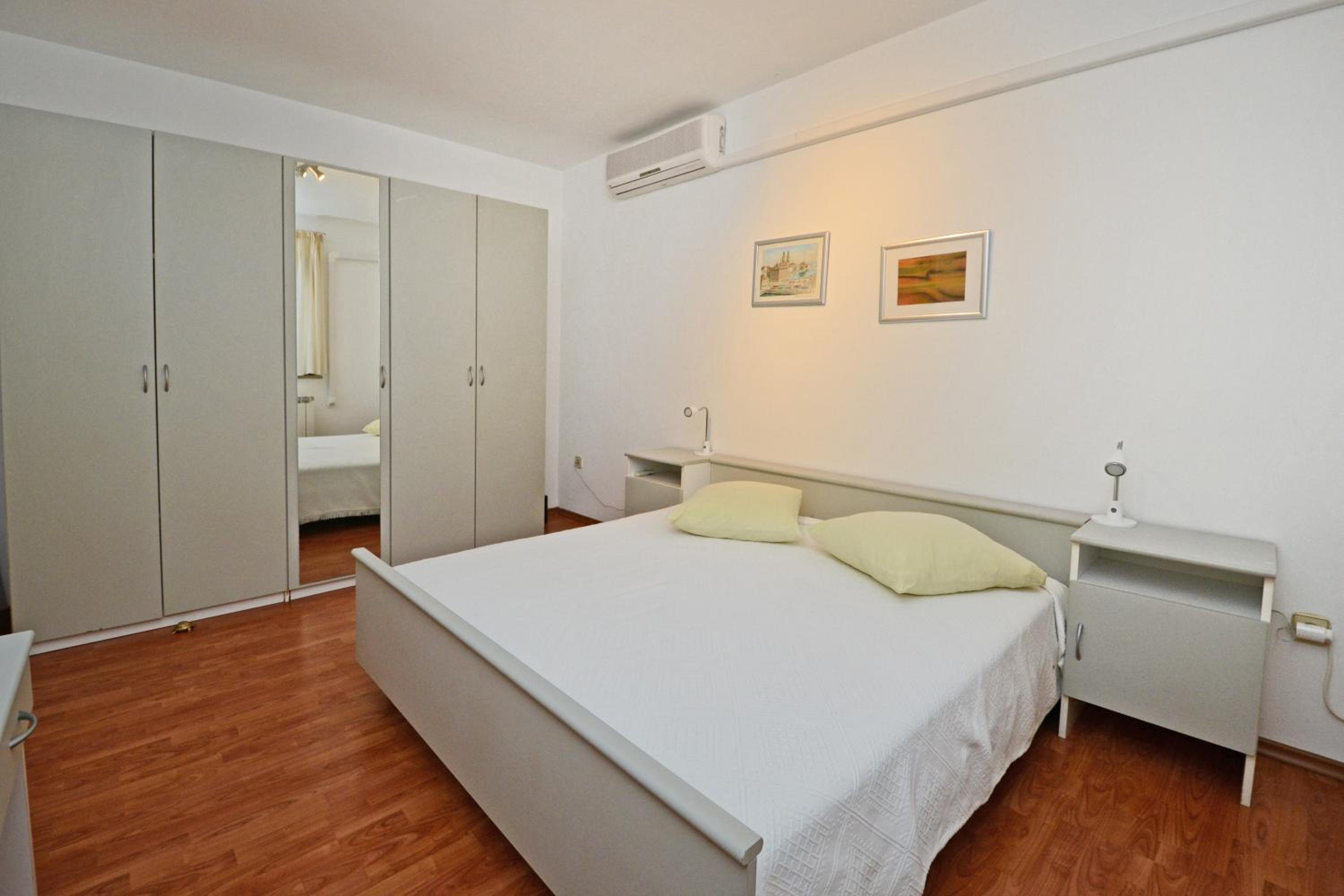 Apartment with Terrace photo 2