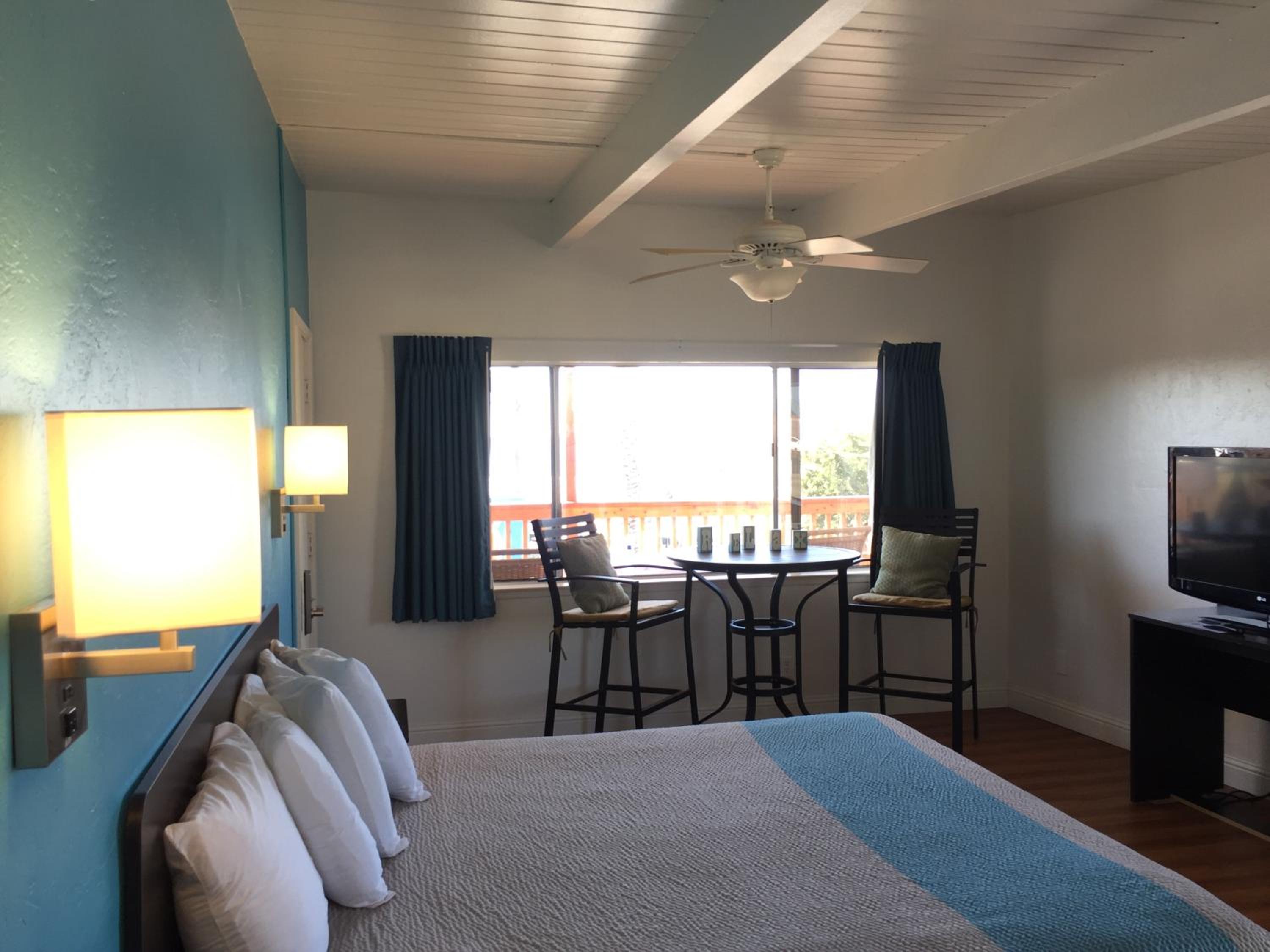 Deluxe Suite with Sea View - Nonsmoking - Photo 7