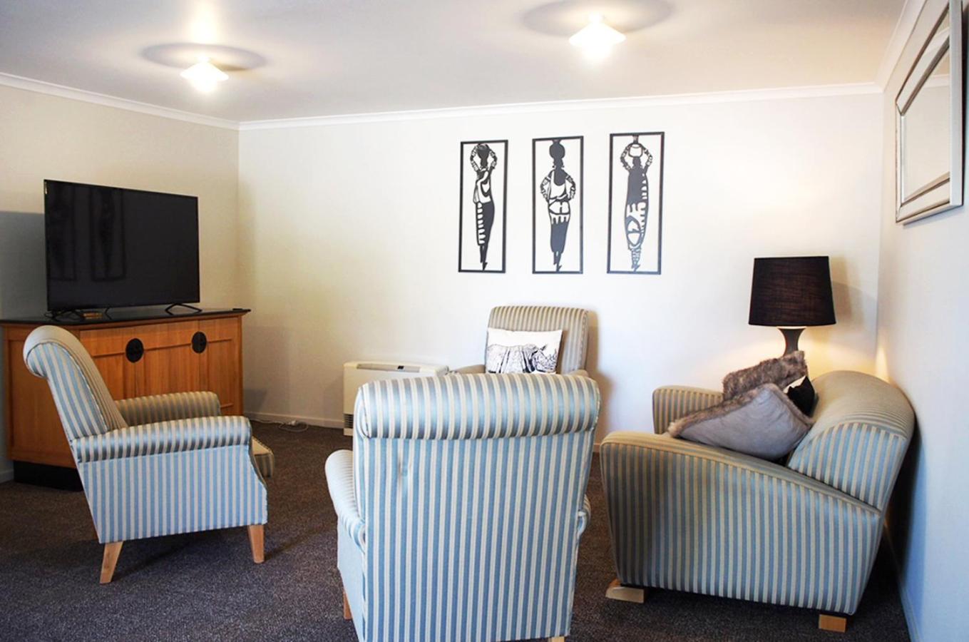 Three-Bedroom House - Photo 1