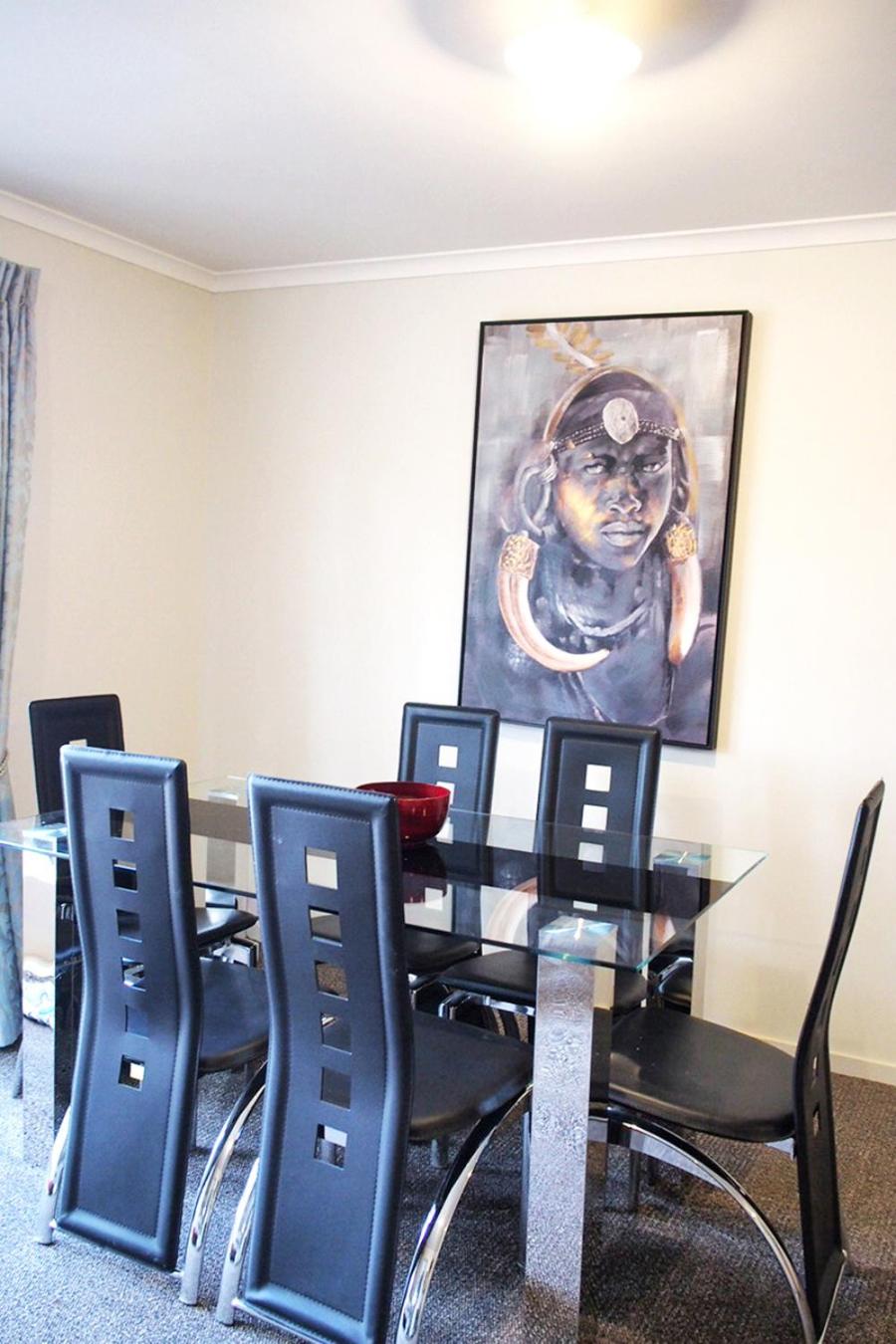 Three-Bedroom House - Photo 5
