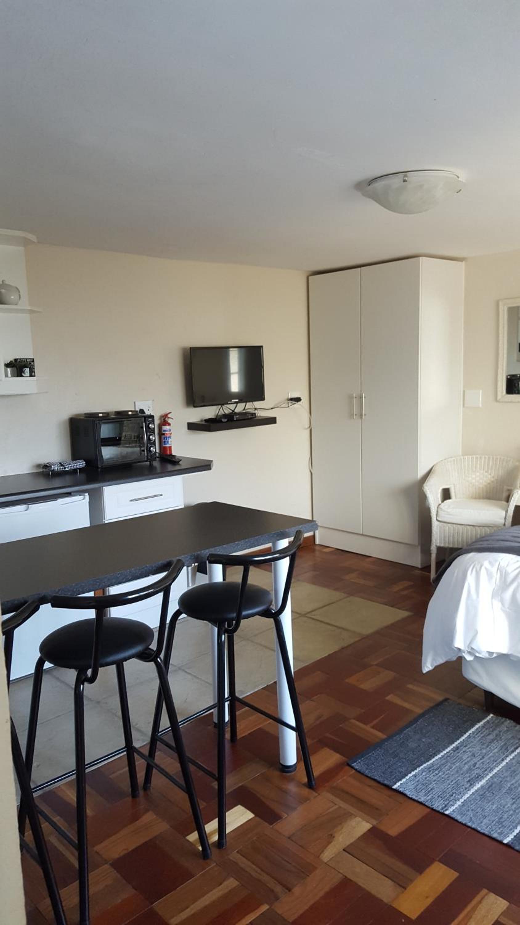 Studio Apartment photo 1