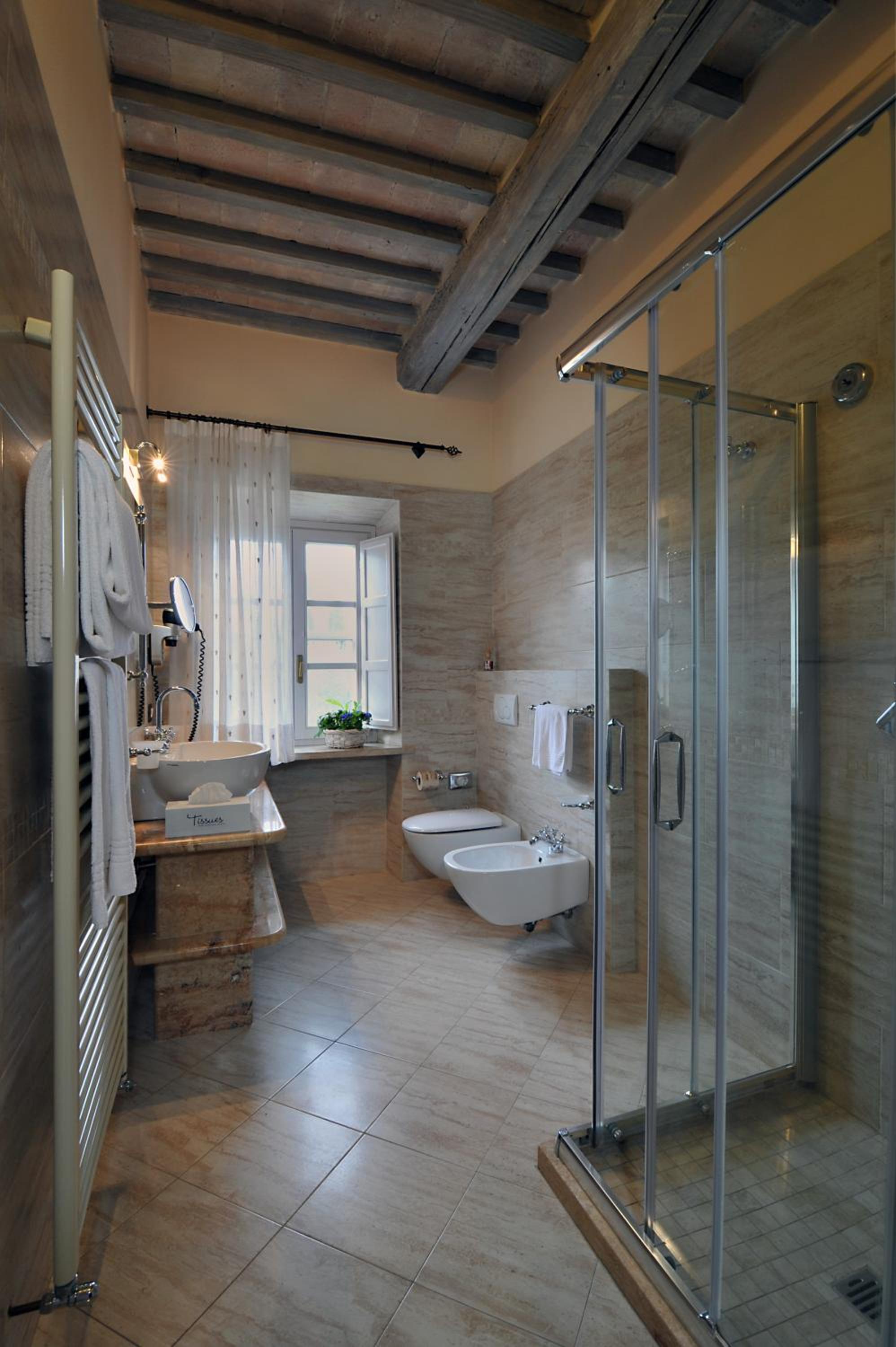 Standard Double or Twin Room - Photo 3