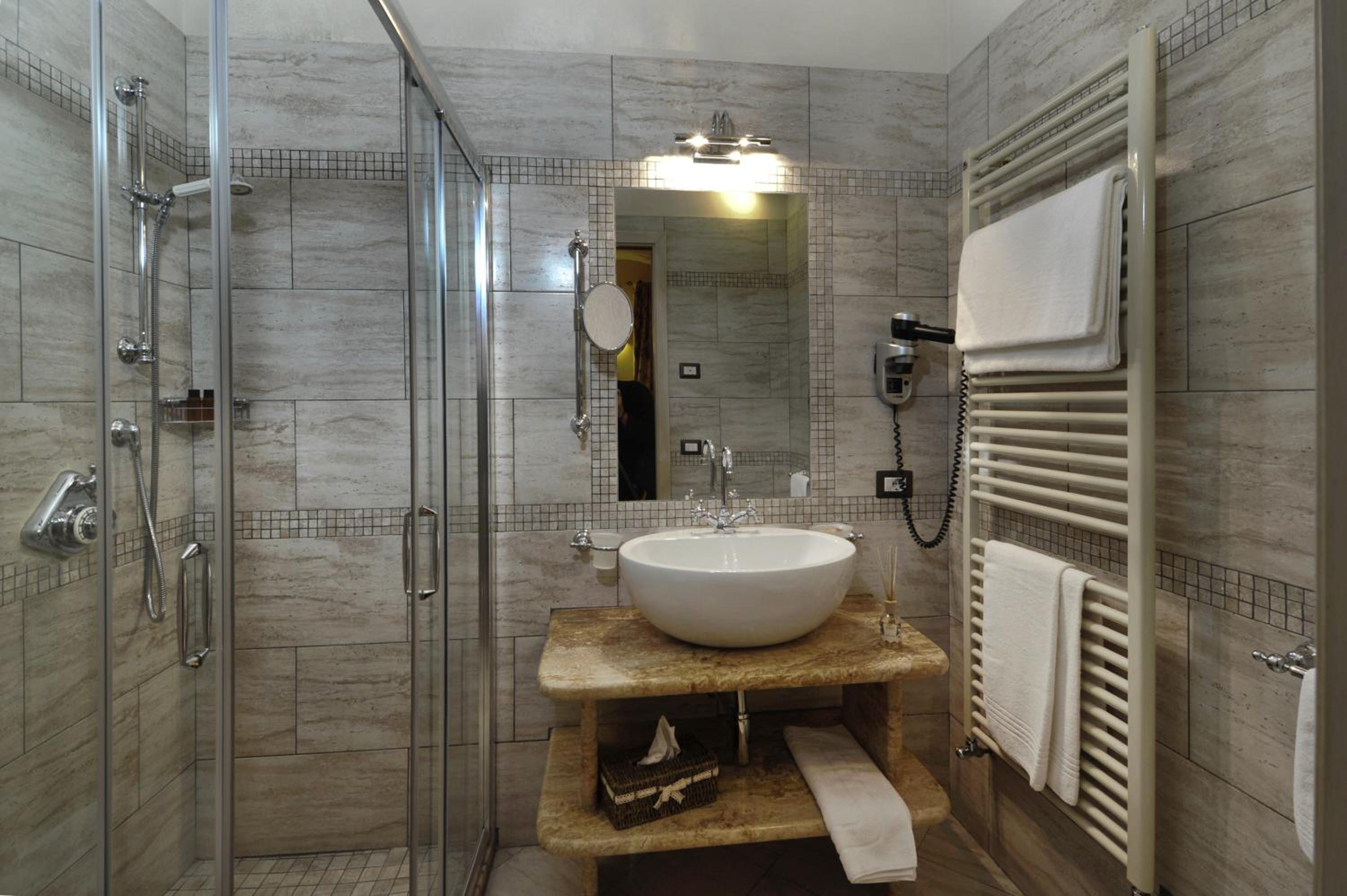 Standard Double or Twin Room - Photo 2