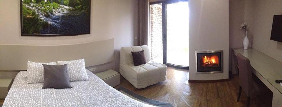 Double Room with Mountain View - Photo 23