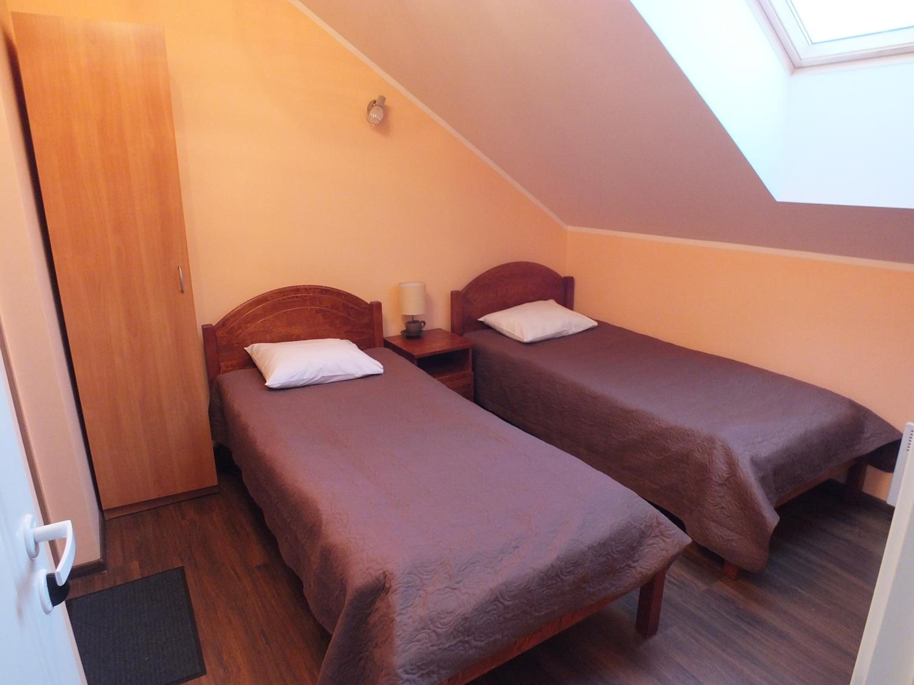 Twin Room with Private Bathroom photo 1