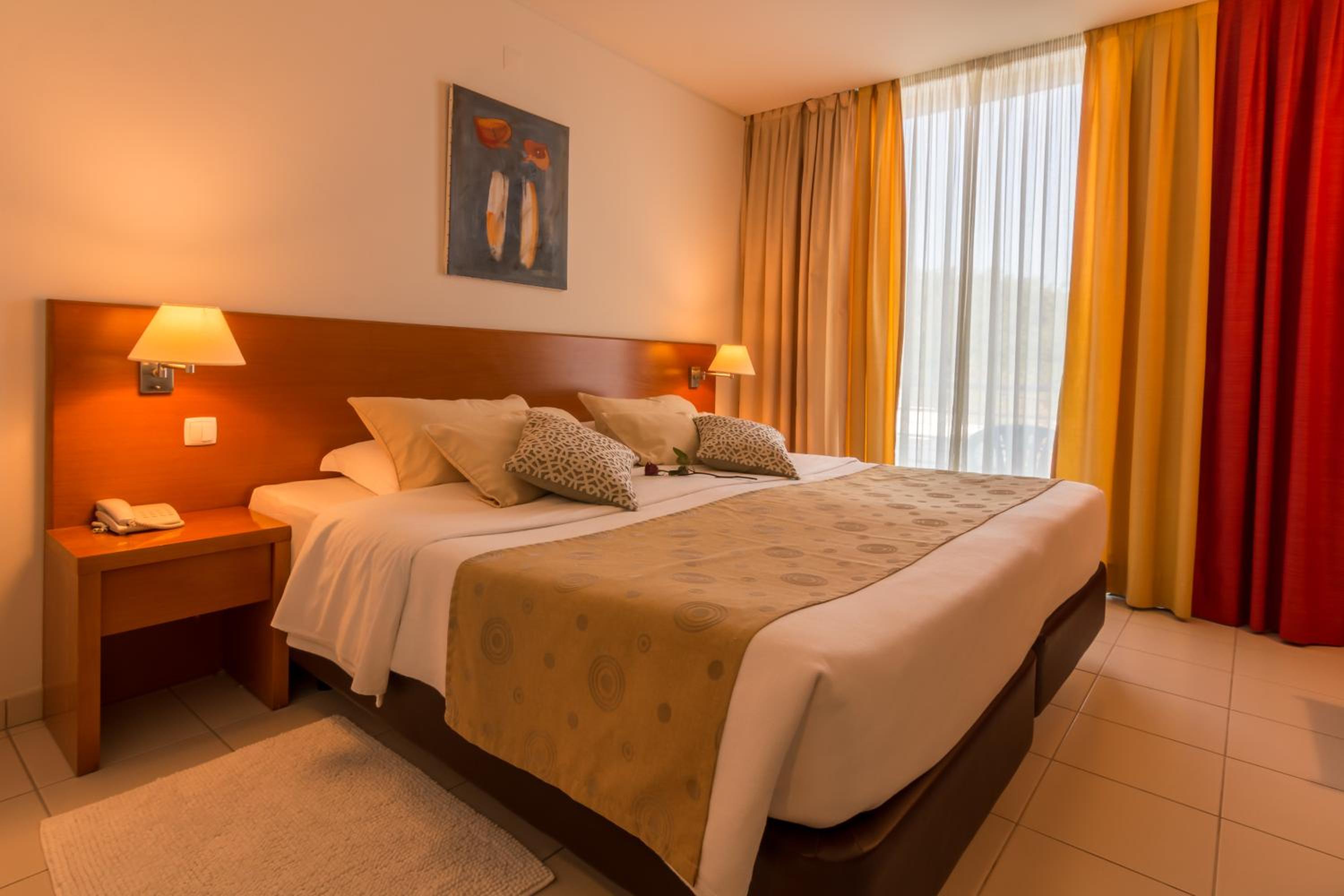 Standard Double or Twin Room - Photo 5
