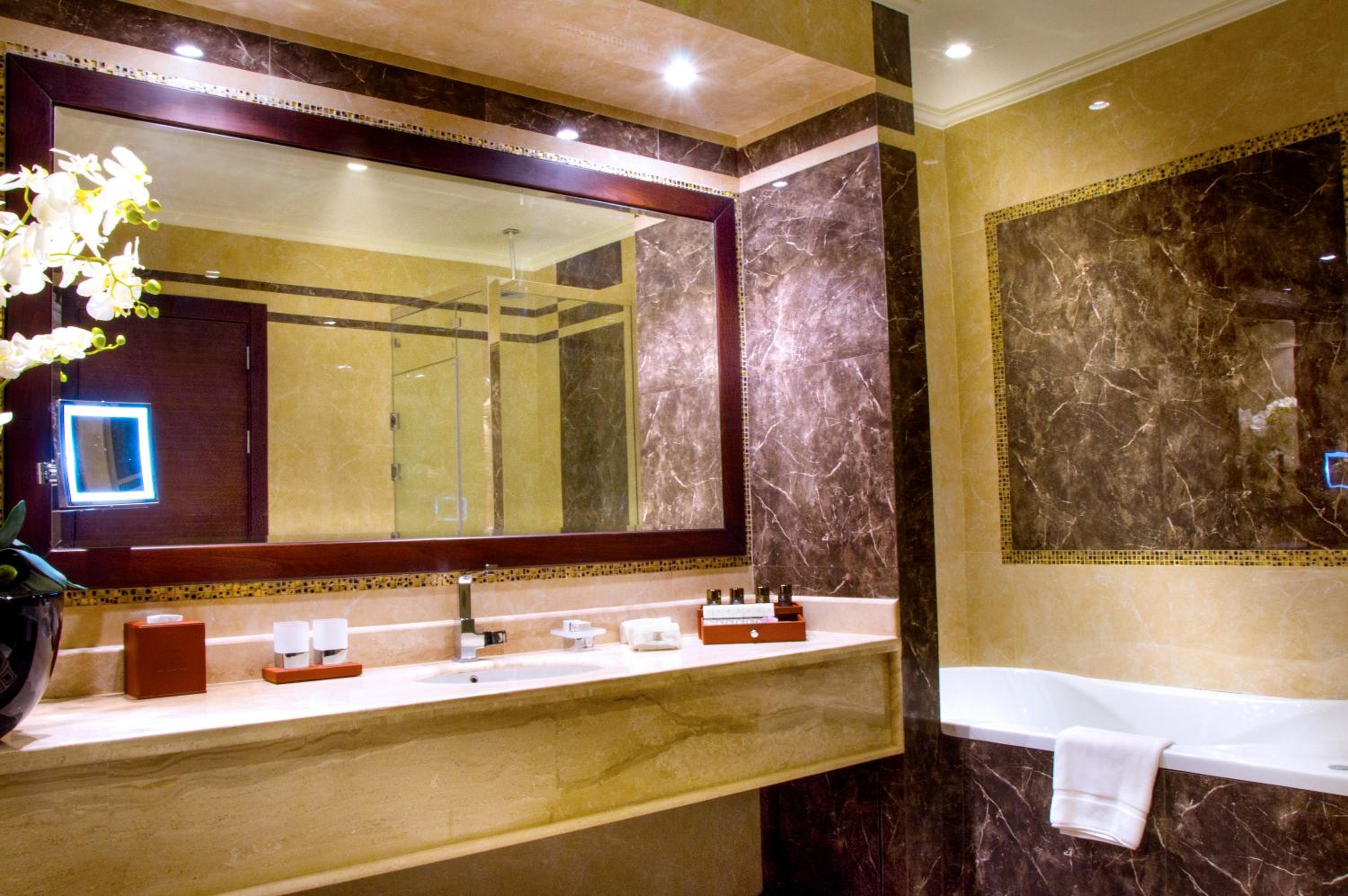 Quartz Suite photo 2