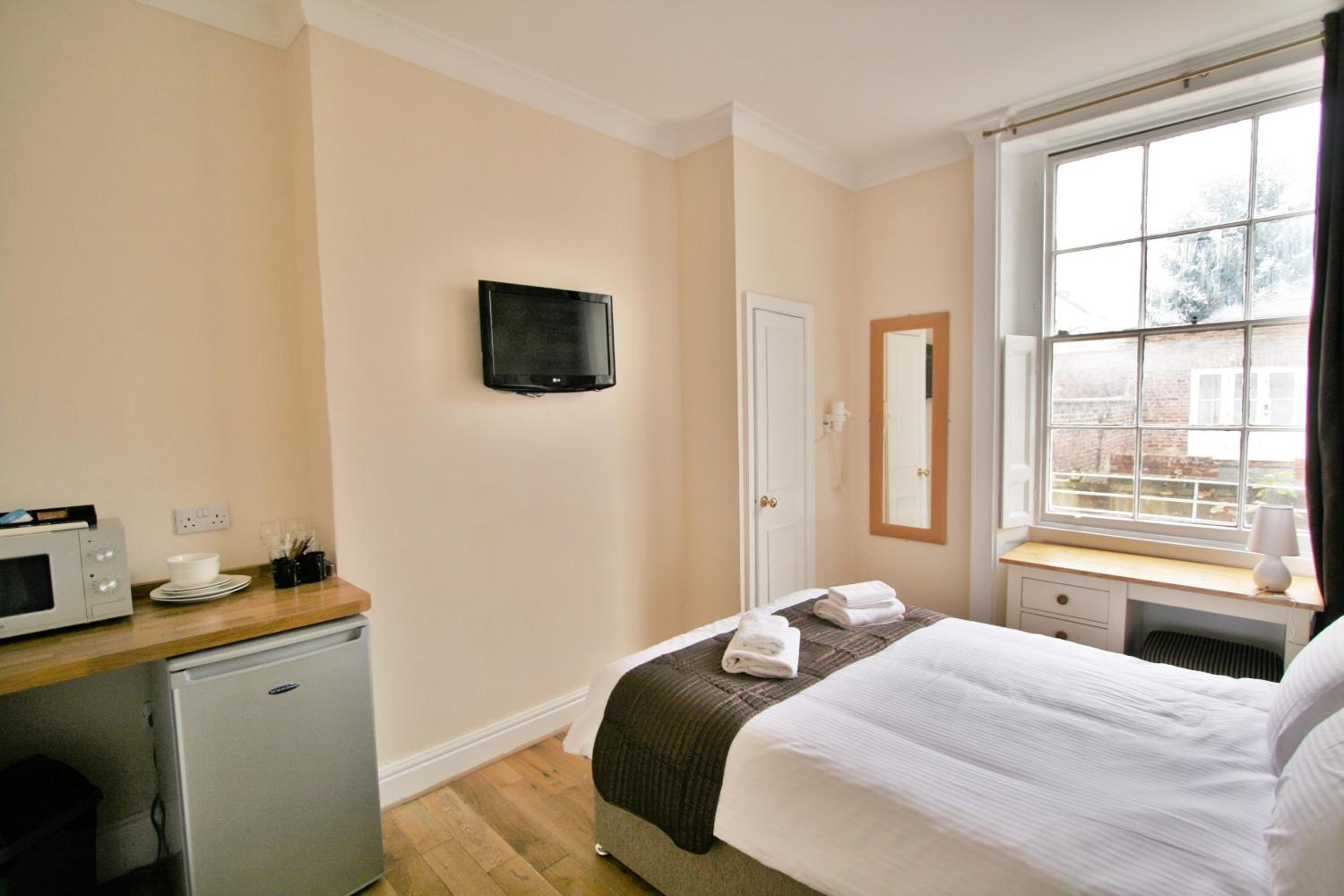Double Room - Photo 3