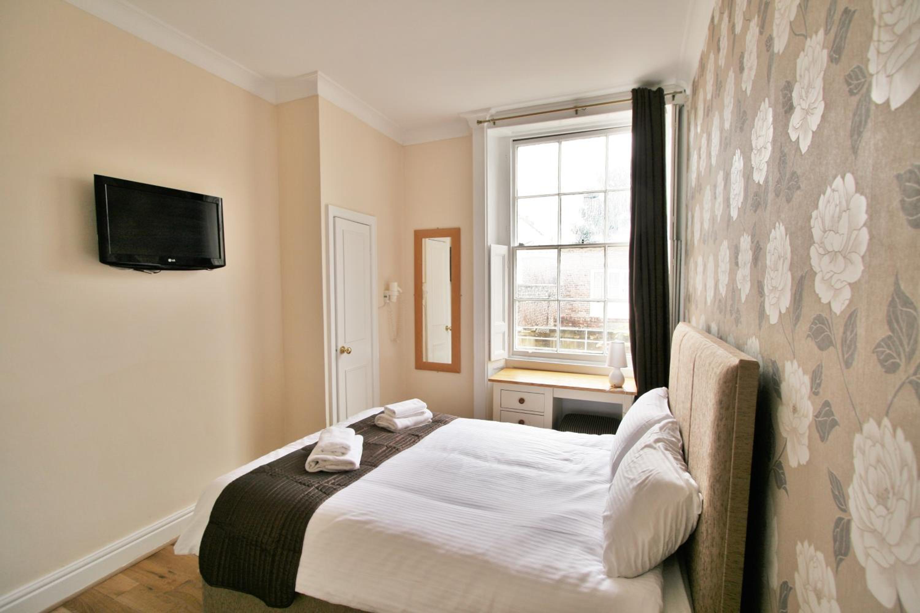 Double Room - Photo 2