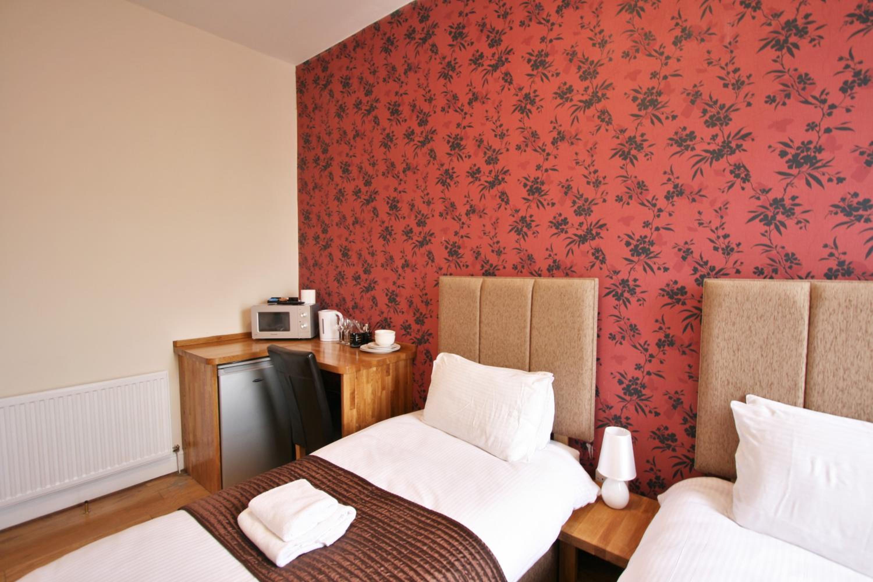 Twin Room - Photo 1