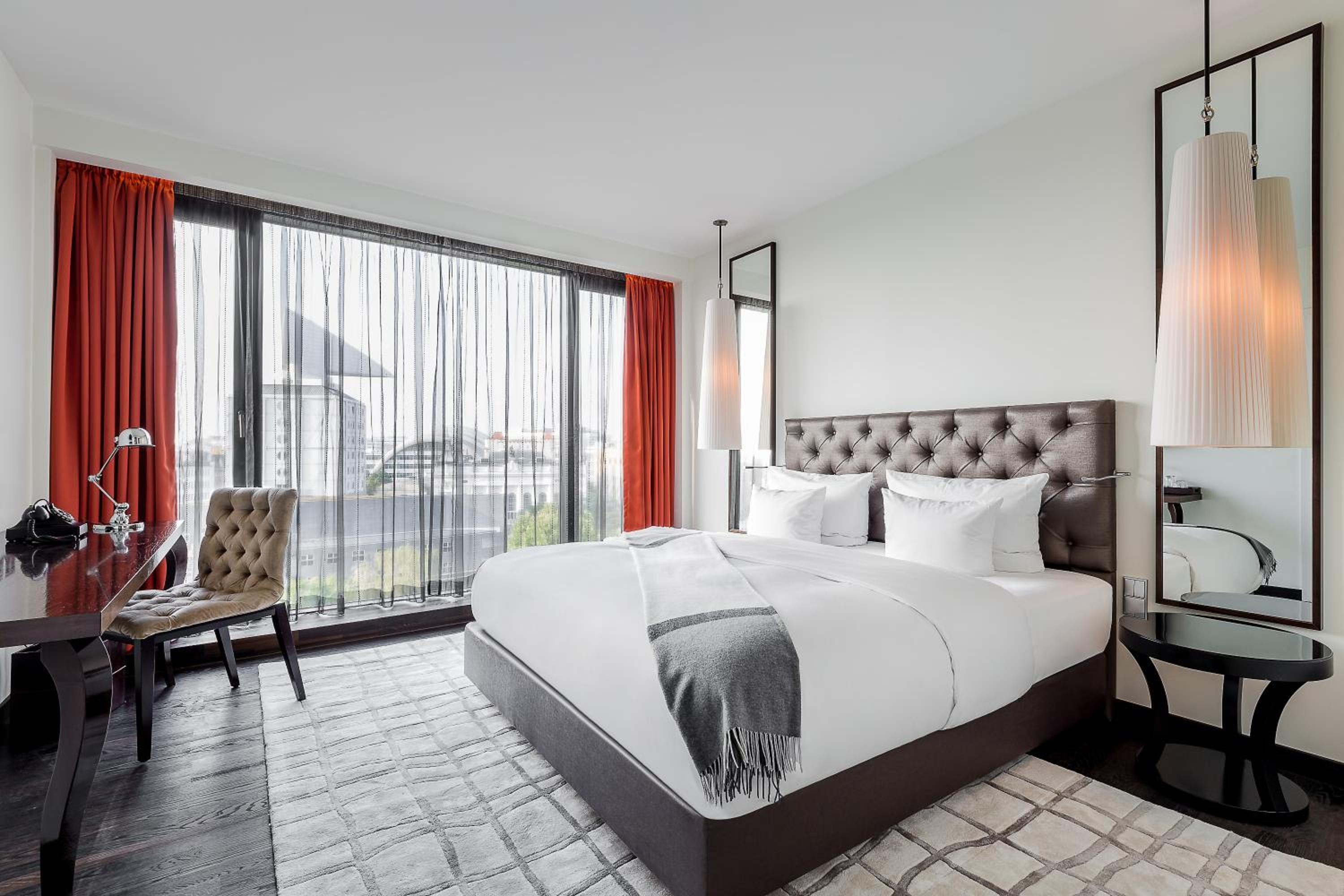 Panorama Room