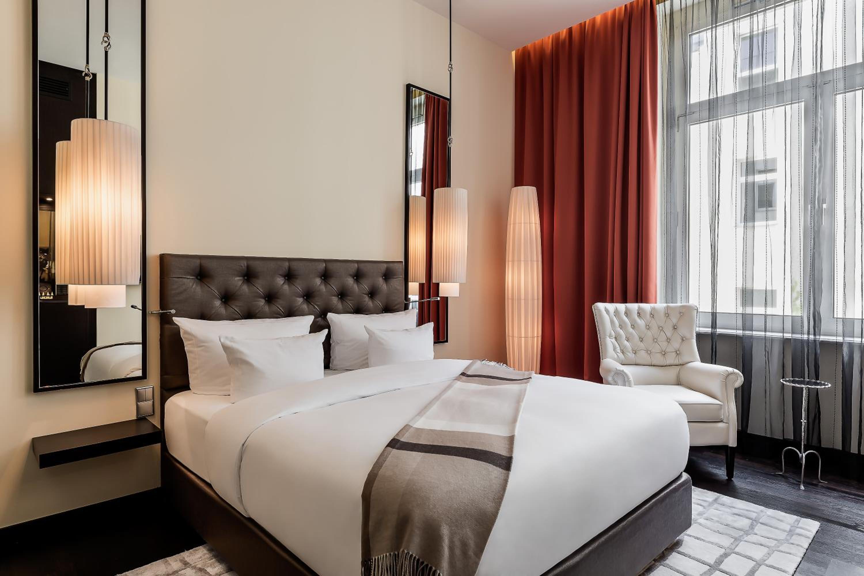 Petit Room