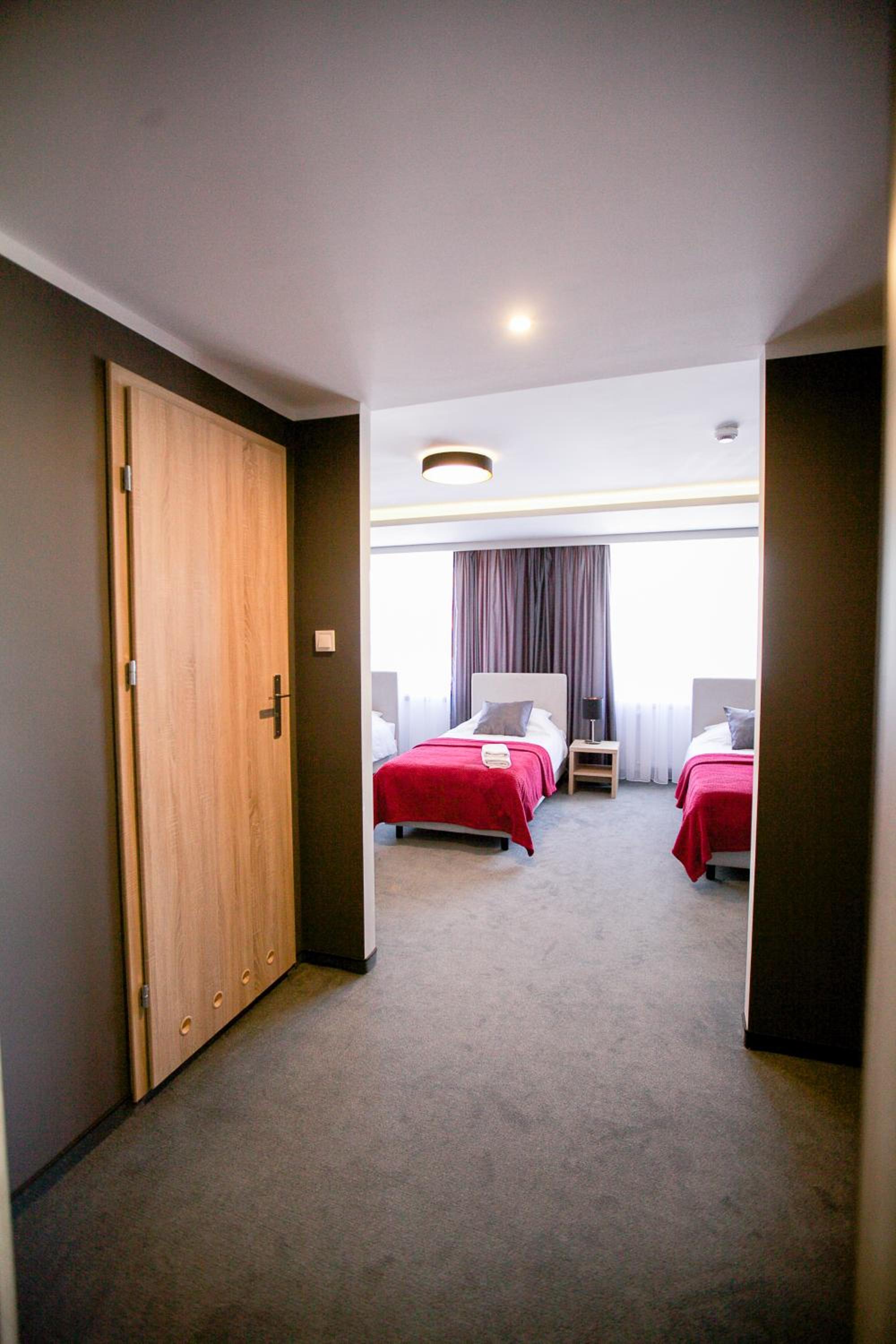 Triple Room - Photo 11