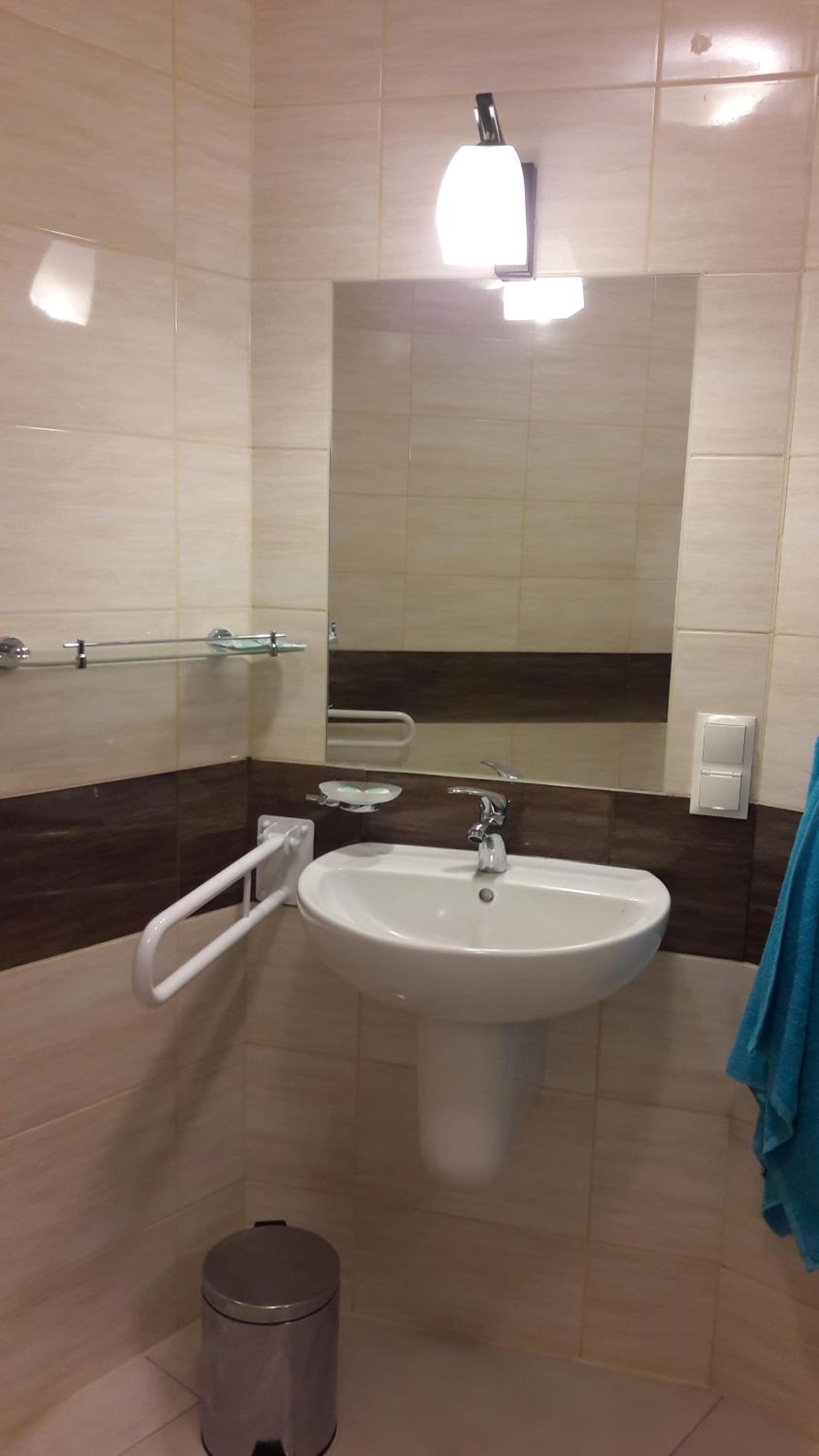 Double Room - Disability Access - Photo 5