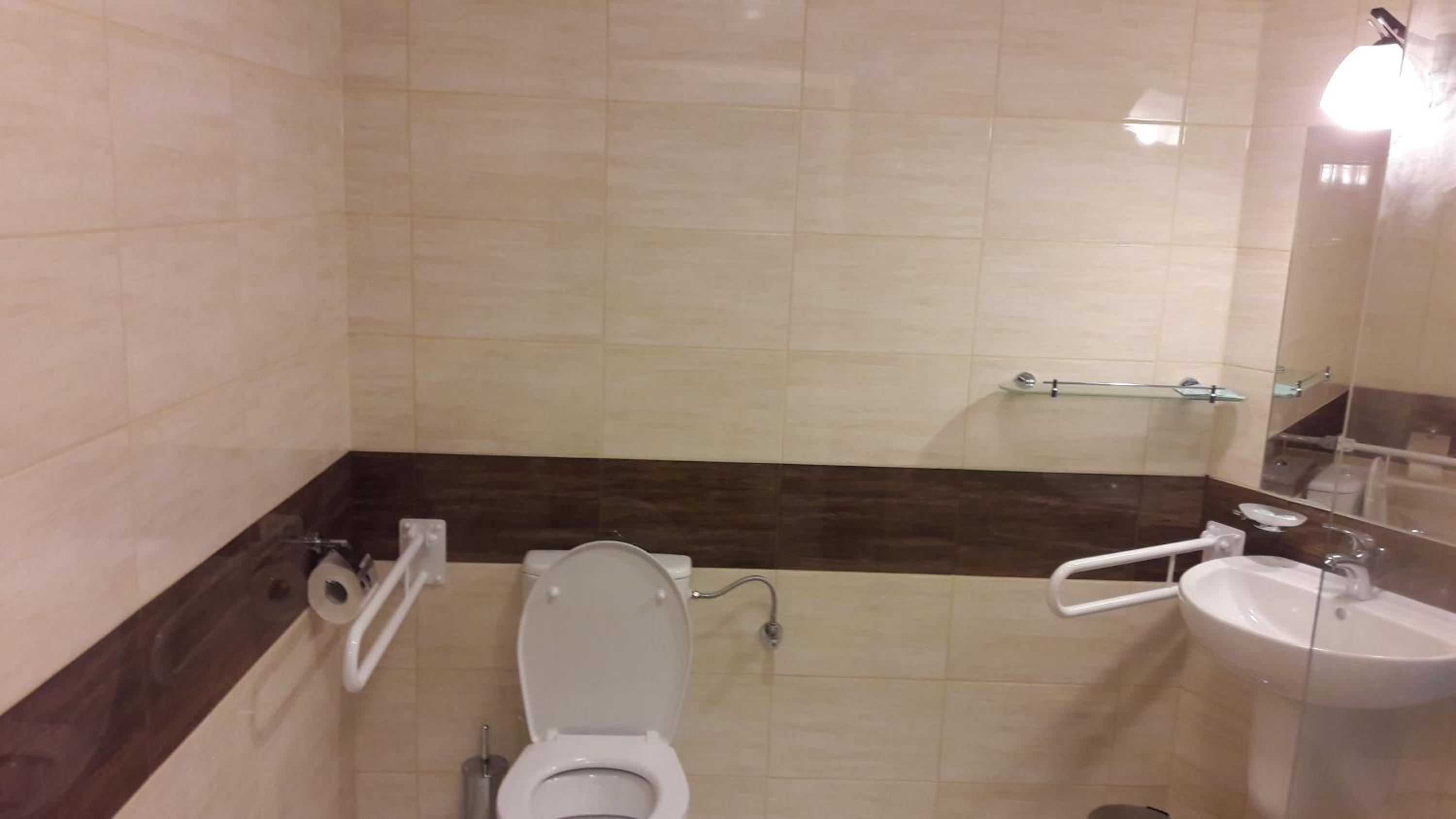 Double Room - Disability Access - Photo 4