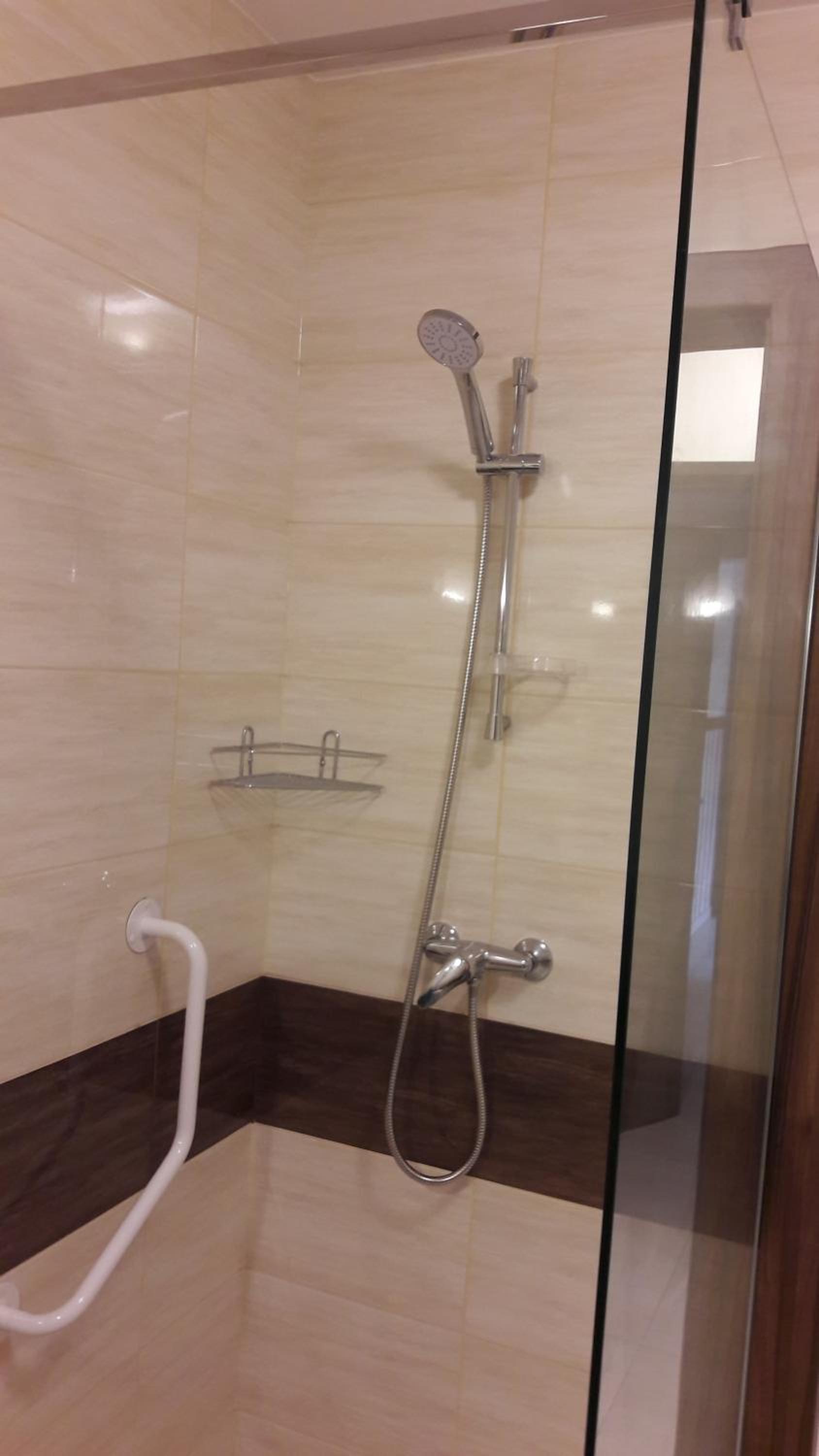 Double Room - Disability Access - Photo 6