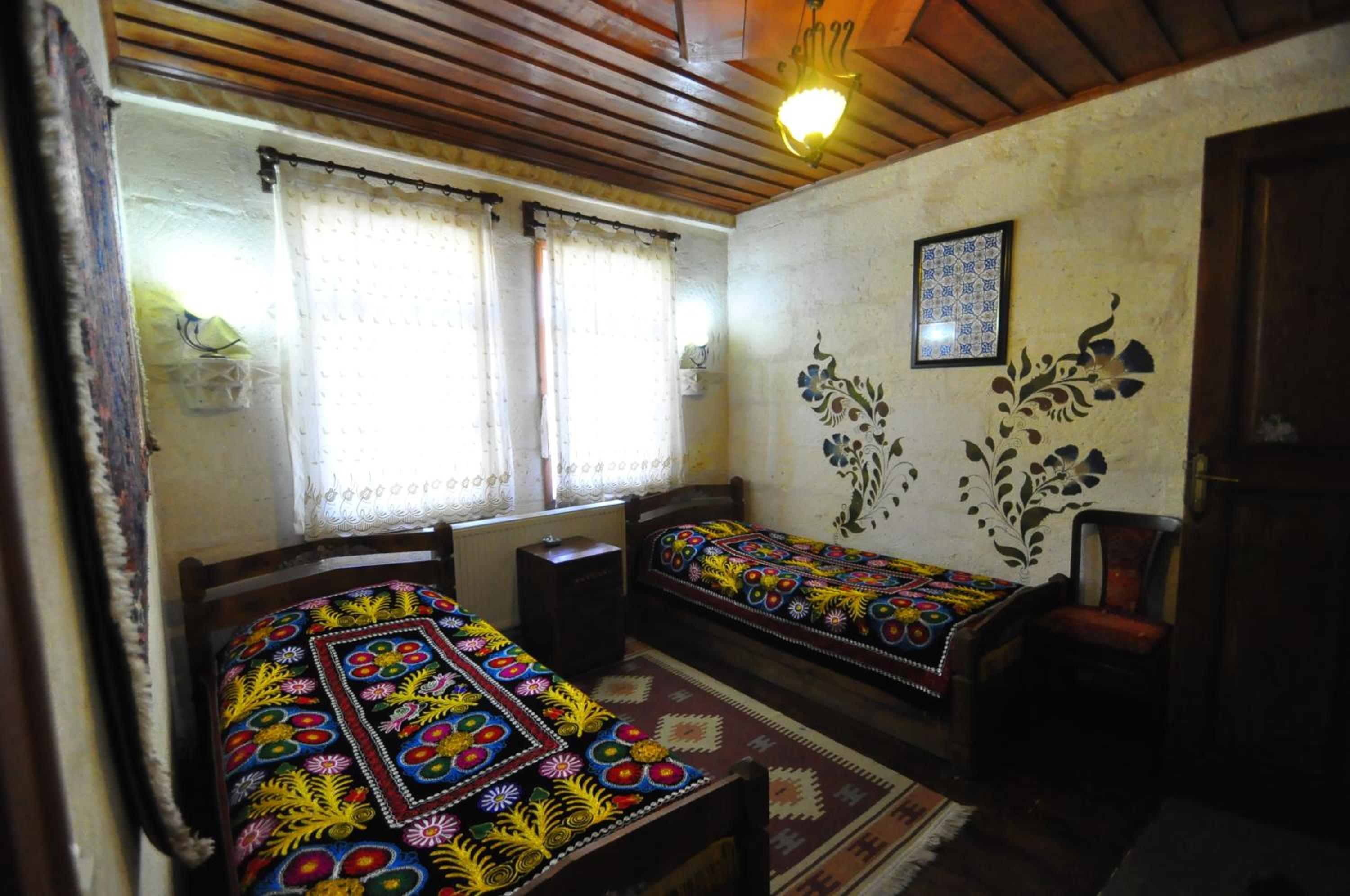 Standard Twin Room - Photo 5