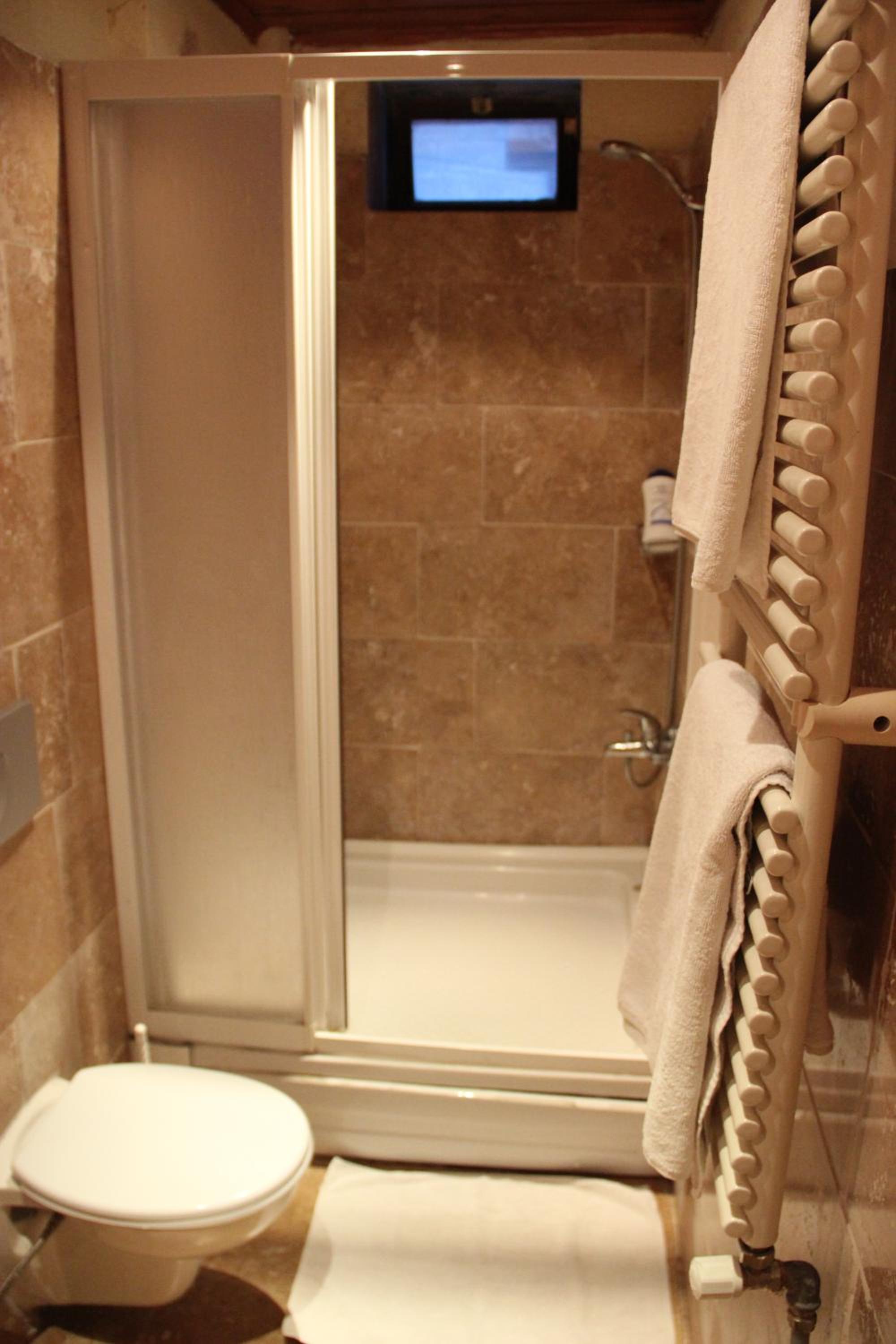 Double Room - Photo 2